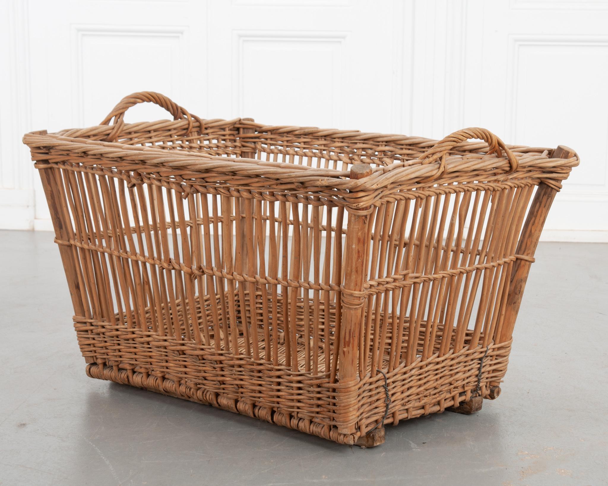 Large French Wicker Basket In Good Condition In Baton Rouge, LA
