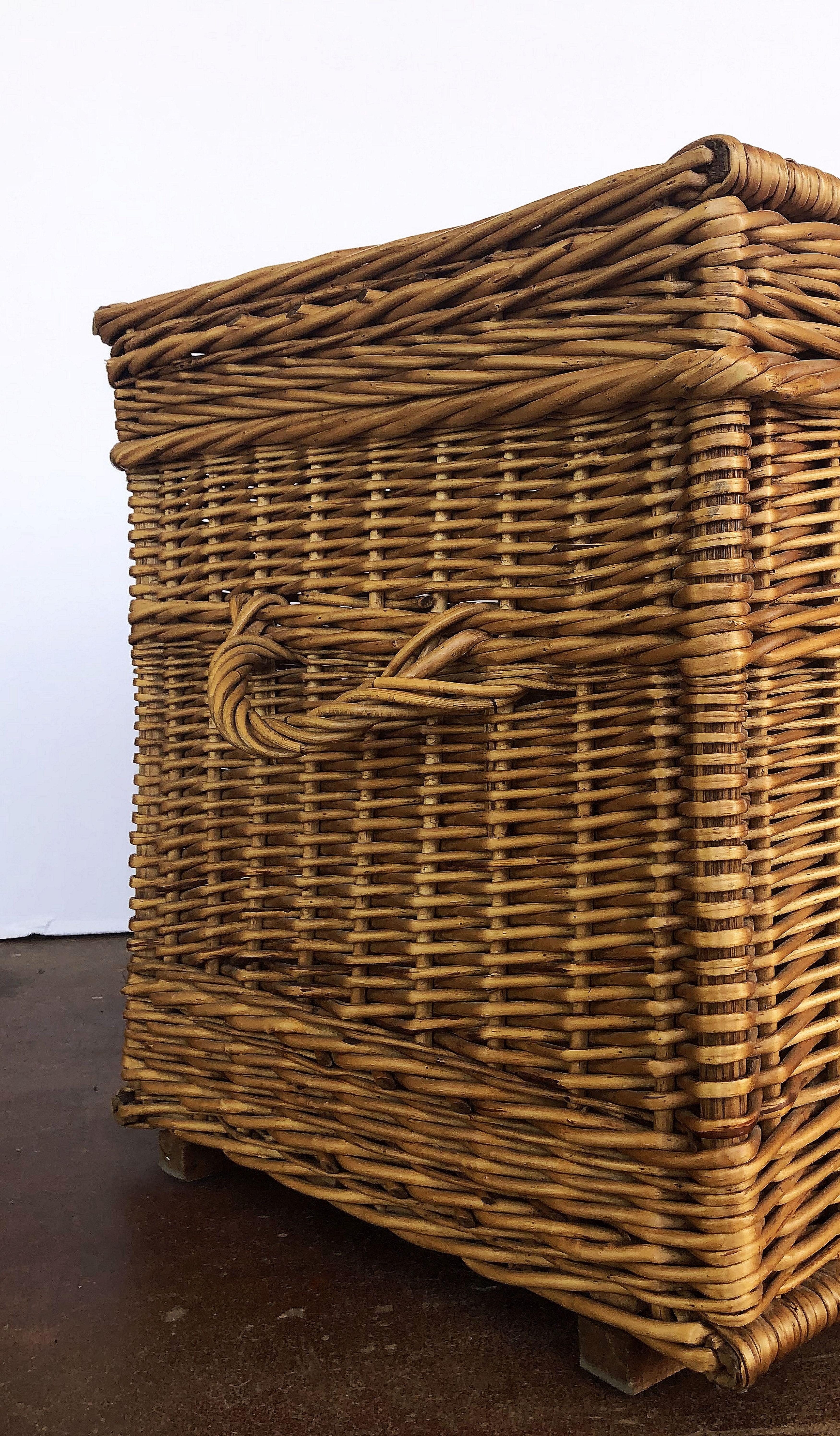 Large French Willow Basket Hamper 3