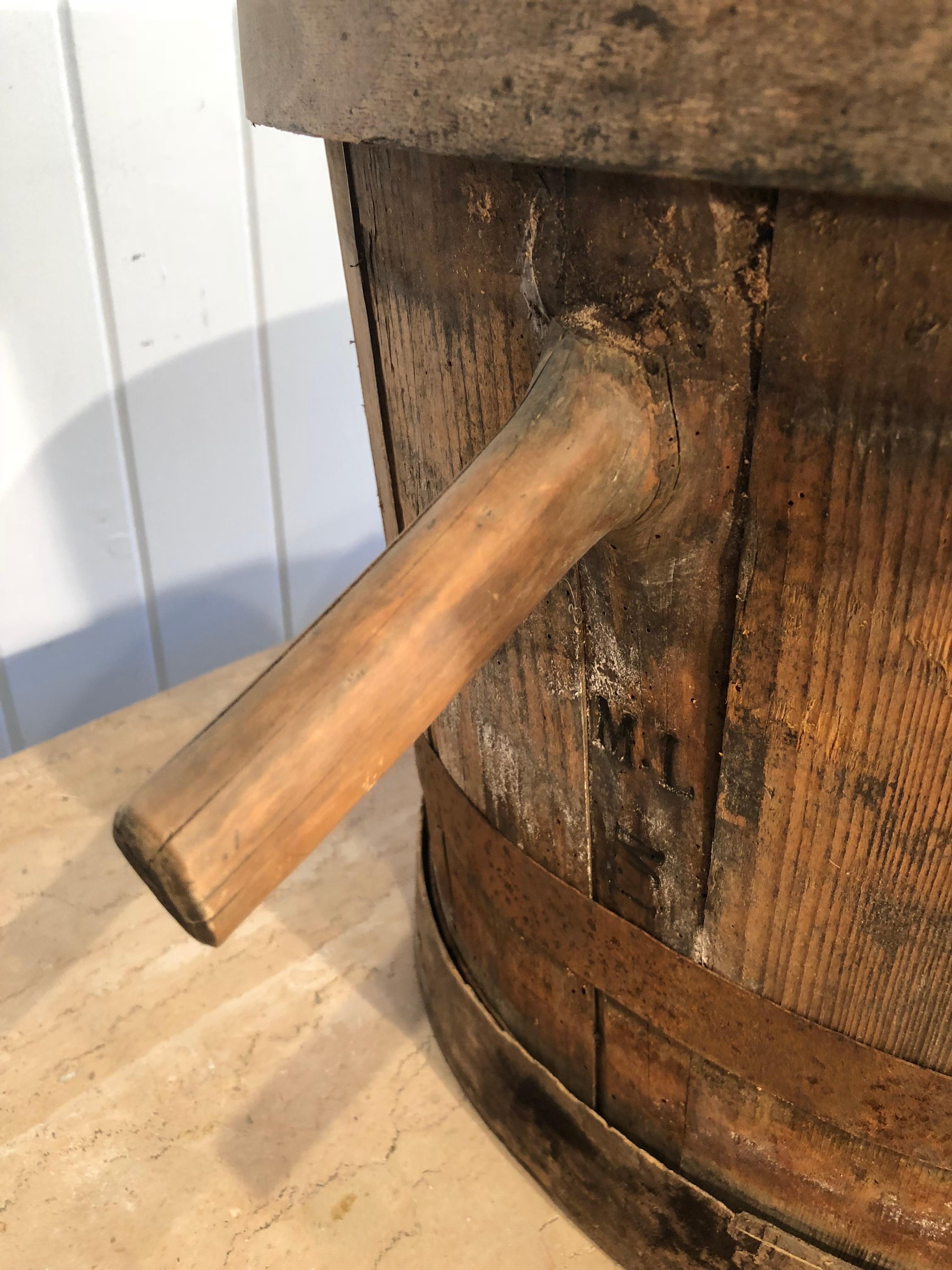 Large French Wooden Vendange Bucket from Burgundy For Sale 3