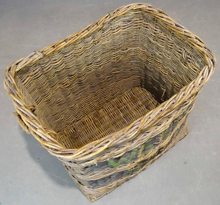 Rustic Large French Woven Wicker Laundry Basket For Sale