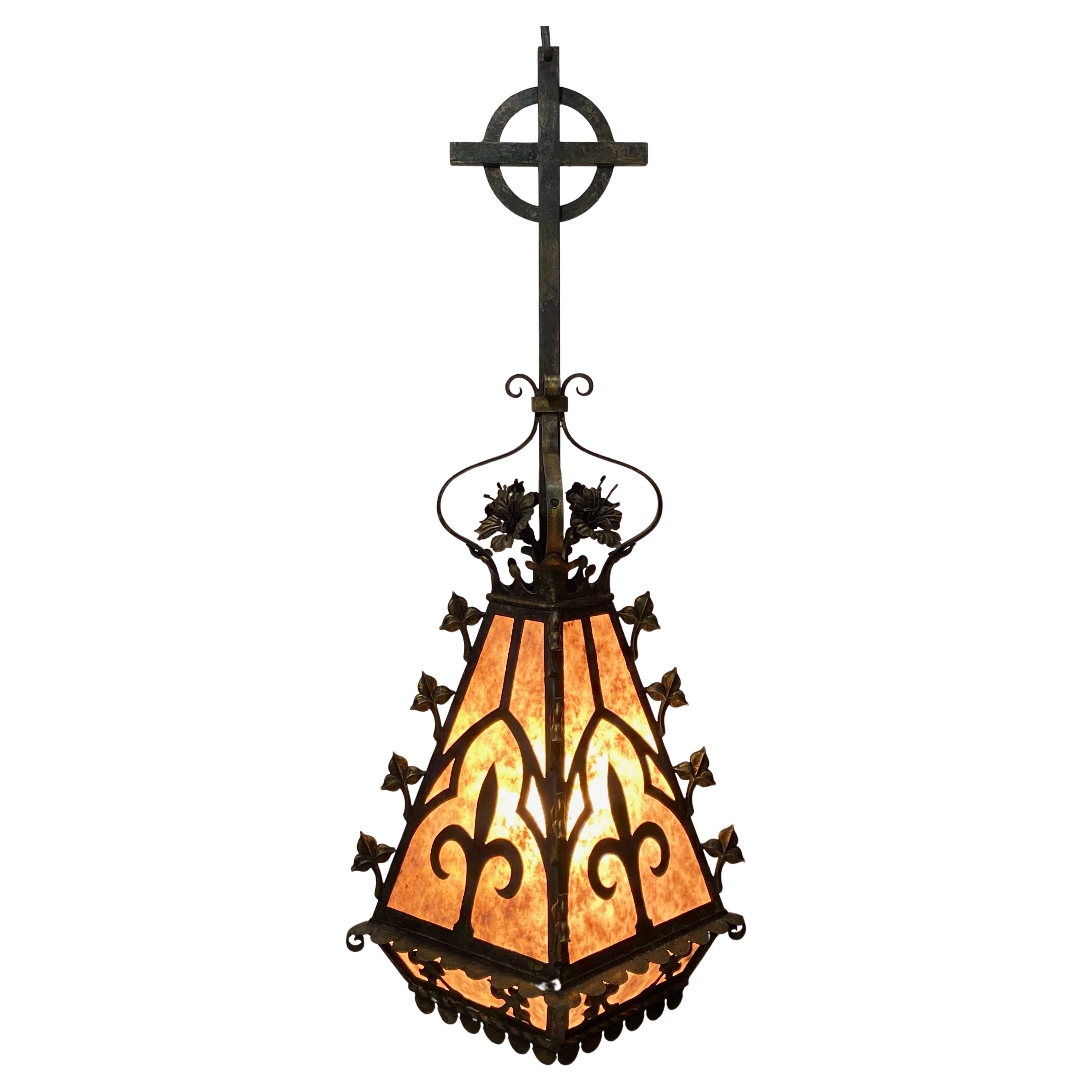 Grande lanterne d'église française en fer forgé et mica, 19ème siècle