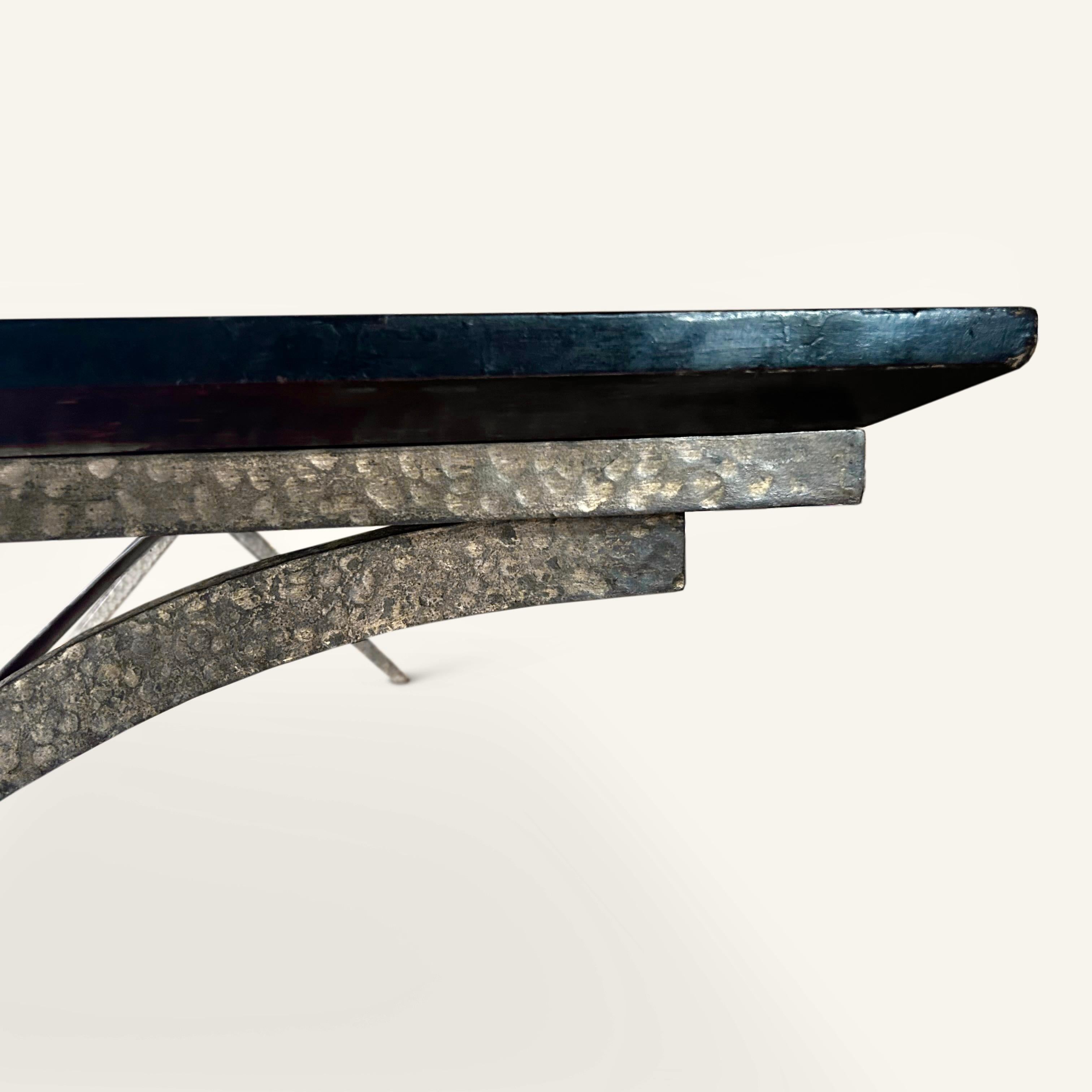 Gran mesa de comedor francesa de hierro forjado circa 1930 Art Decó en venta