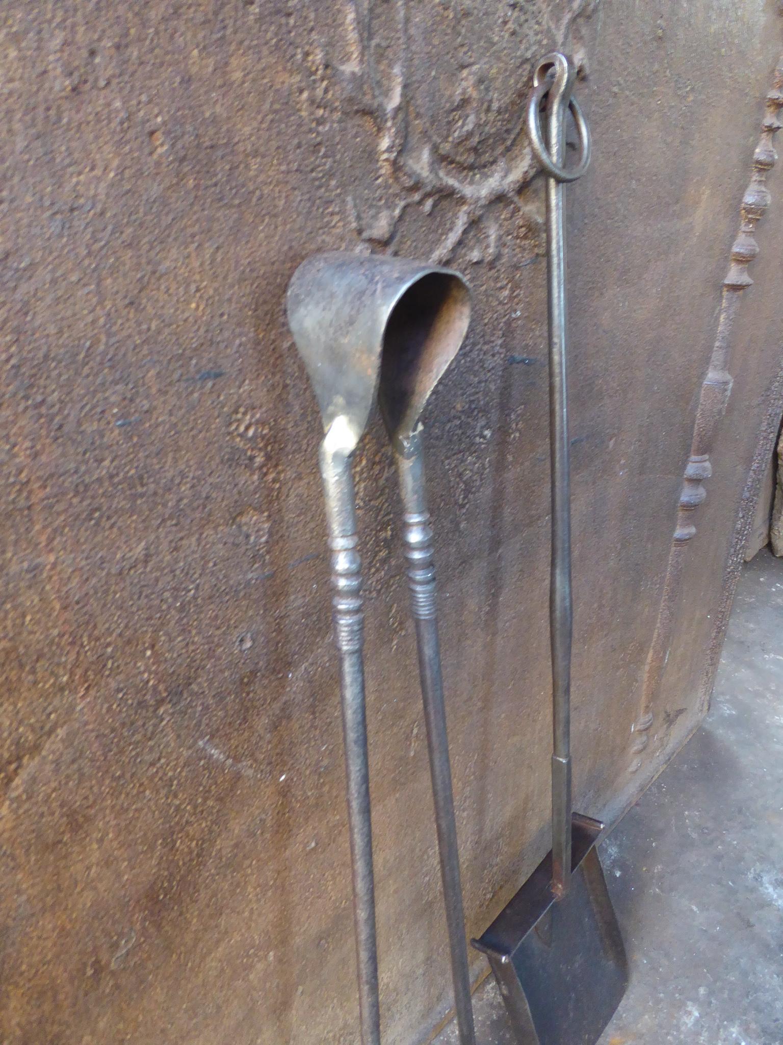 Large French Wrought Iron Fireplace Tools or Fire Tools, 17th-18th Century In Good Condition For Sale In Amerongen, NL