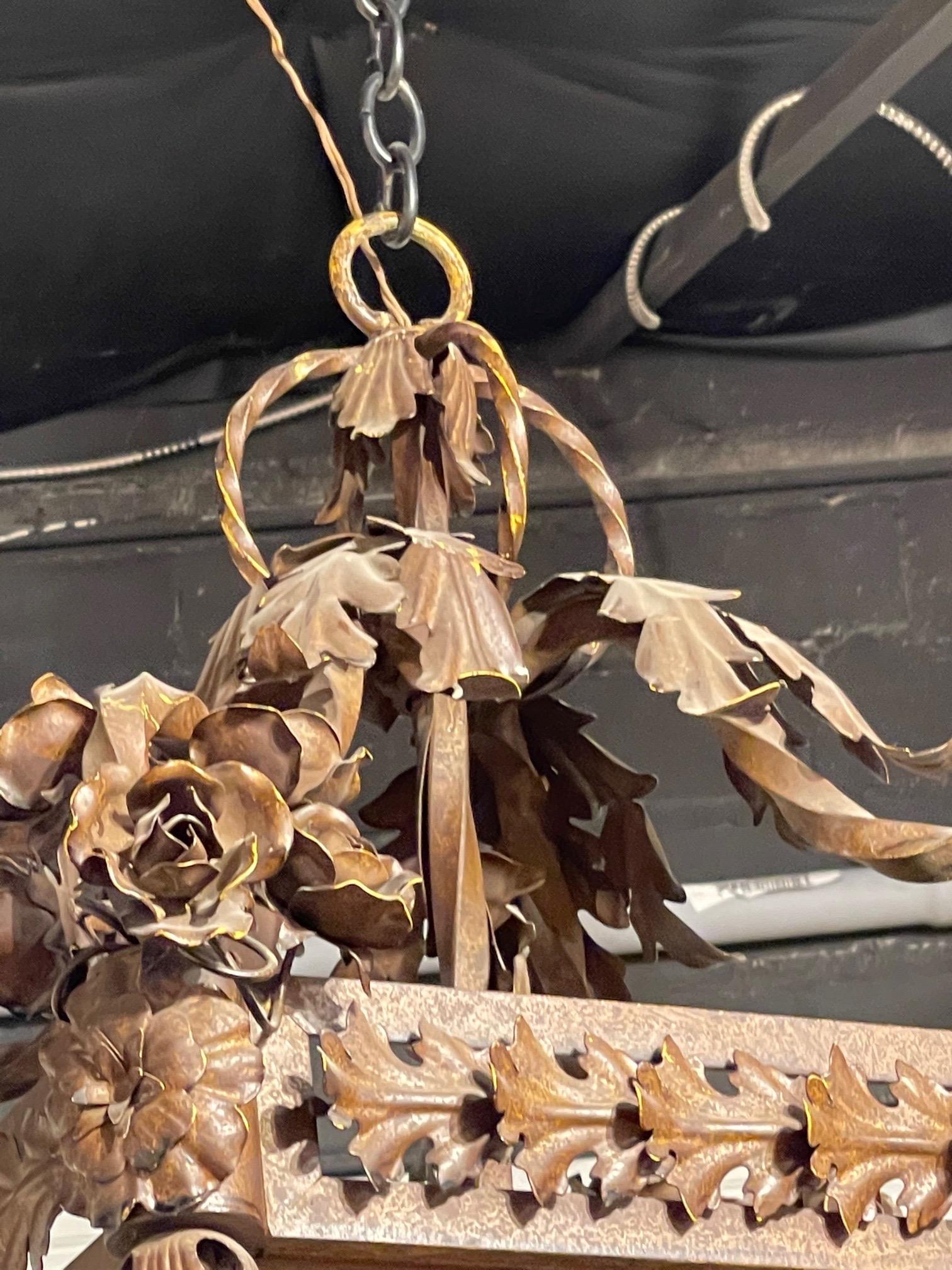 Gran farol francés de hierro forjado en venta 1