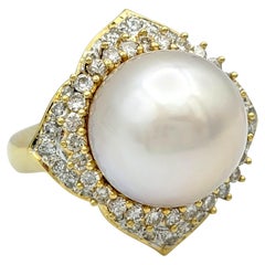 Bague cocktail en or jaune 18 carats avec perles d'eau douce et diamants pavés
