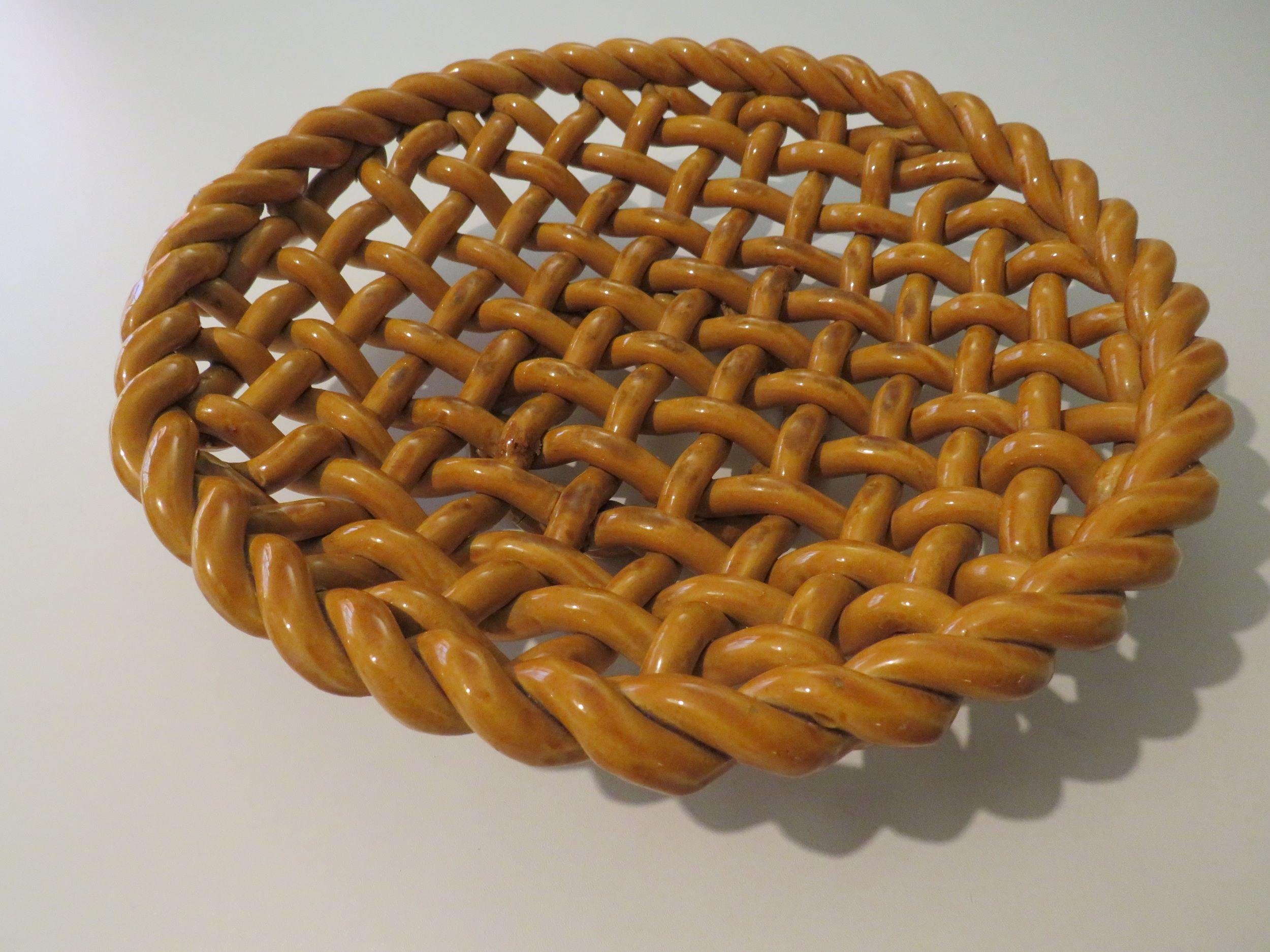 Belgian Large fruit bowl in woven ceramics, early 20th century. For Sale
