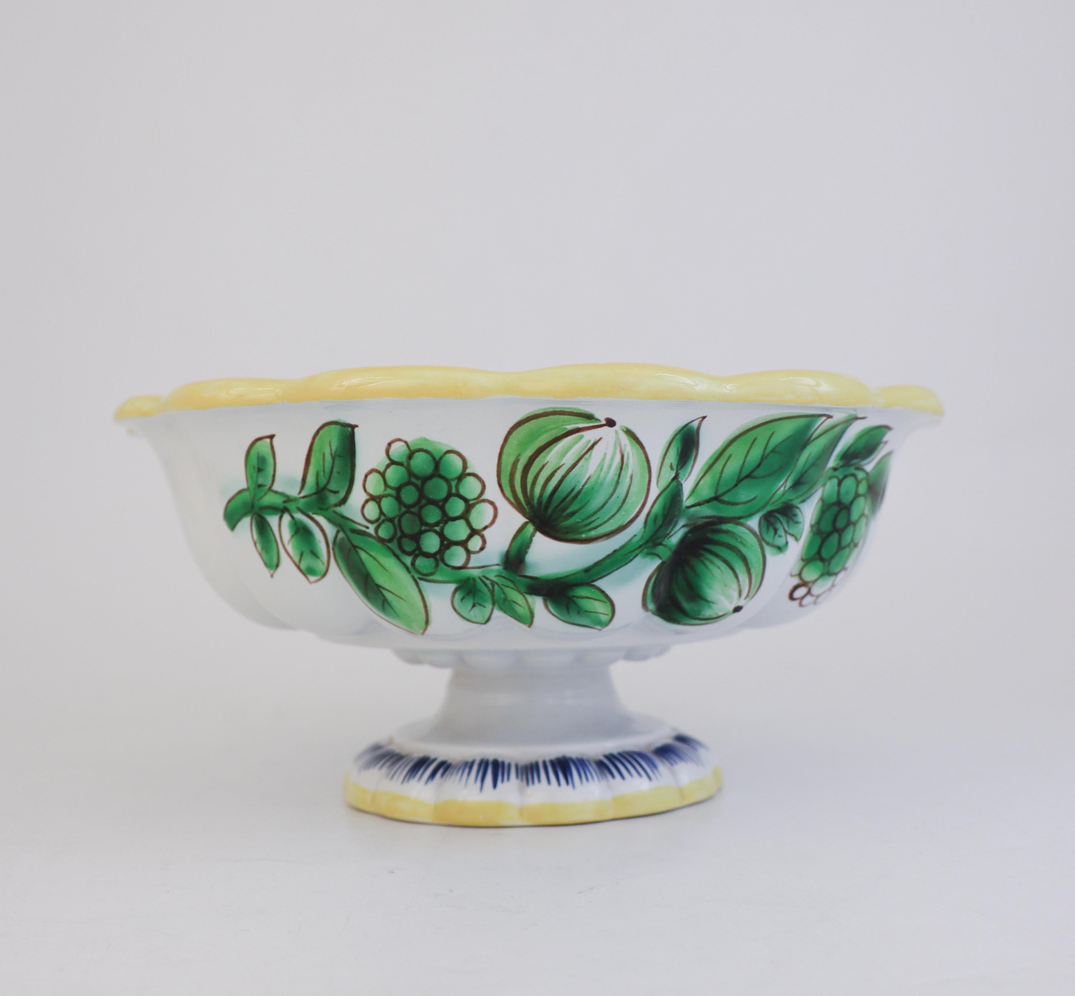Scandinave moderne Large Fruitbowl Porcelain - Arthur Percy - Gefle Sweden - 1930s en vente