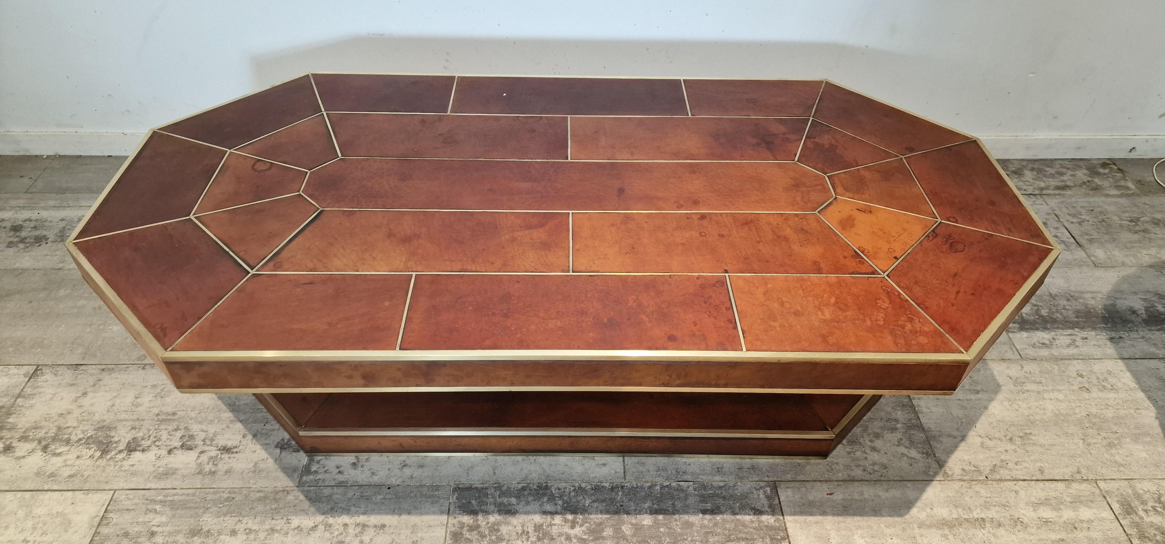 Large Full Leather Brown Coffee Table with Brass Details from, France In Good Condition For Sale In Waasmunster, BE
