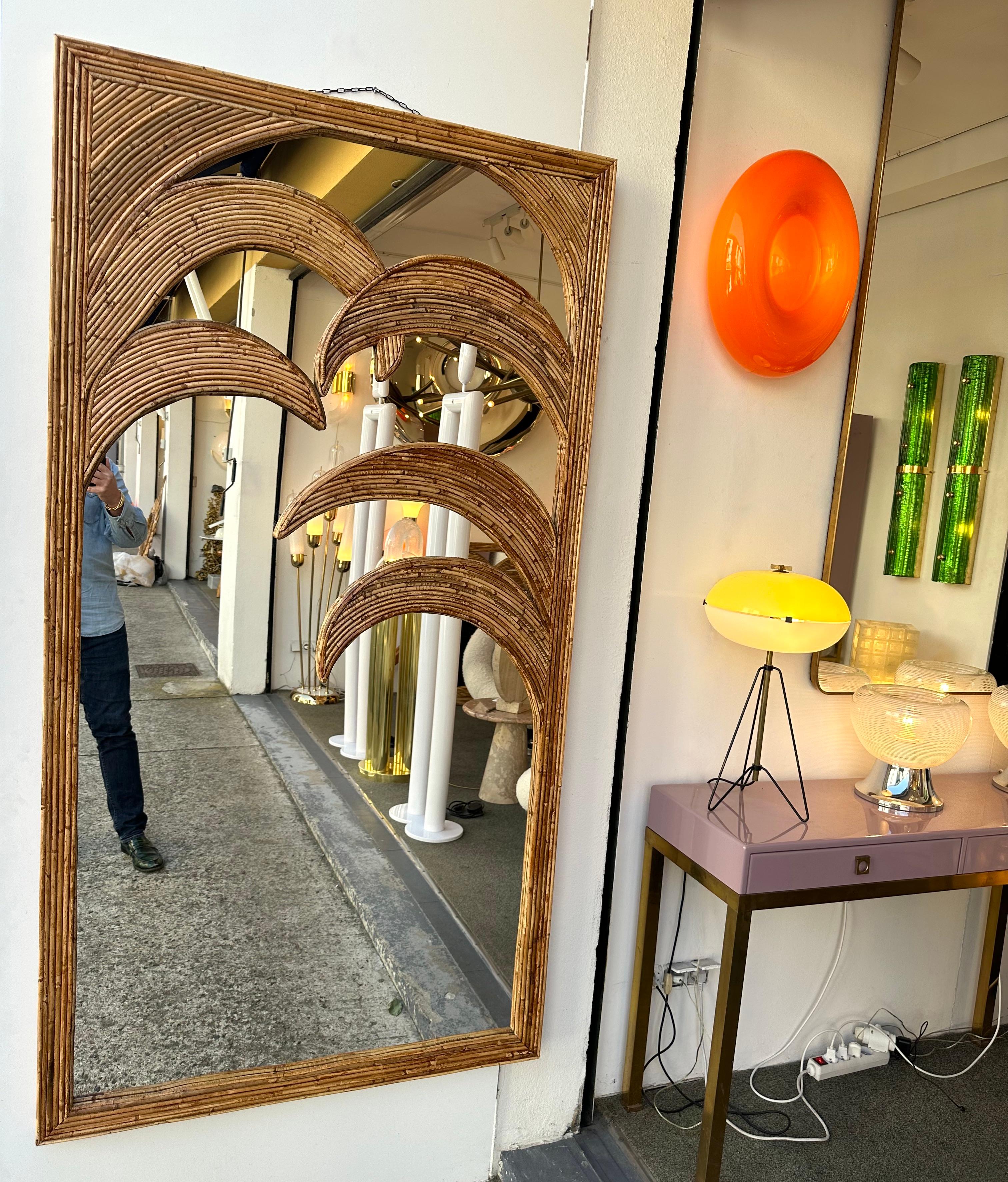 Grand miroir de palmier en rotin plein pied de Vivai Del Sud. Italie, 1970 Bon état à SAINT-OUEN, FR