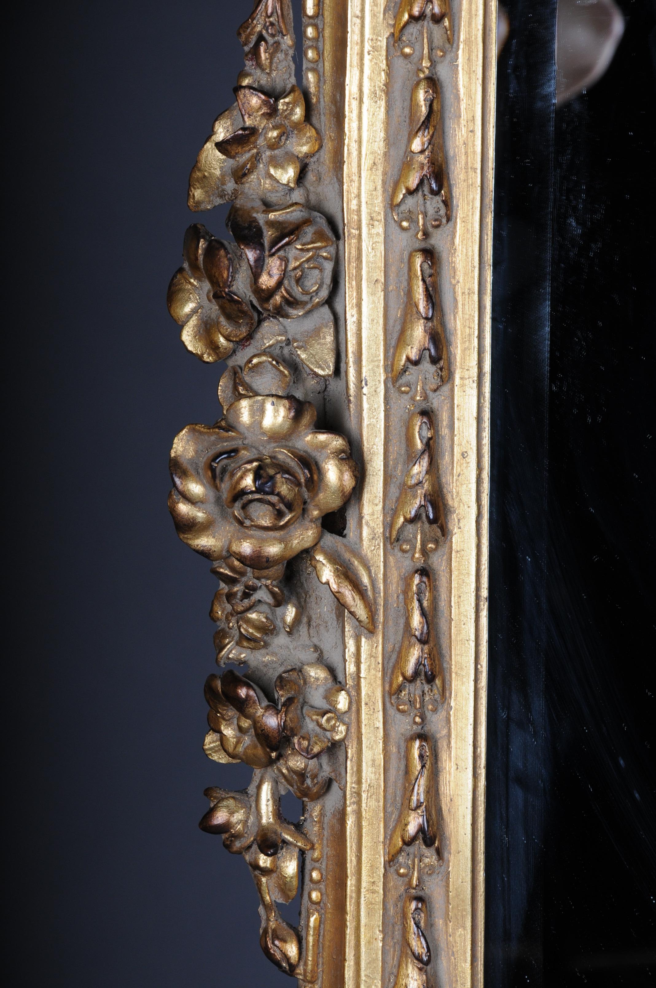 Grand miroir sur pied de style Louis XVI en bois de hêtre massif en vente 5