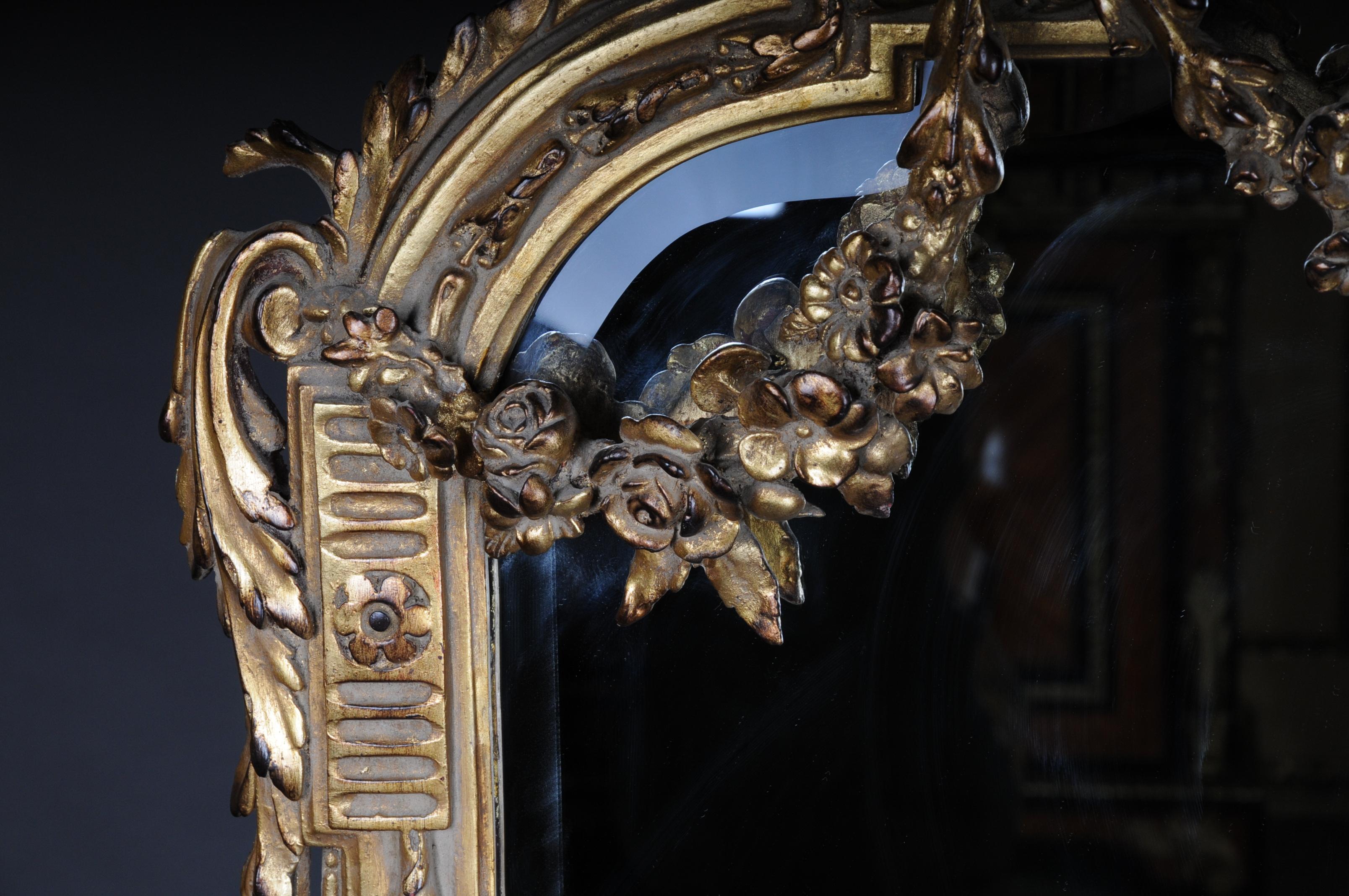 Grand miroir sur pied de style Louis XVI en bois de hêtre massif en vente 1