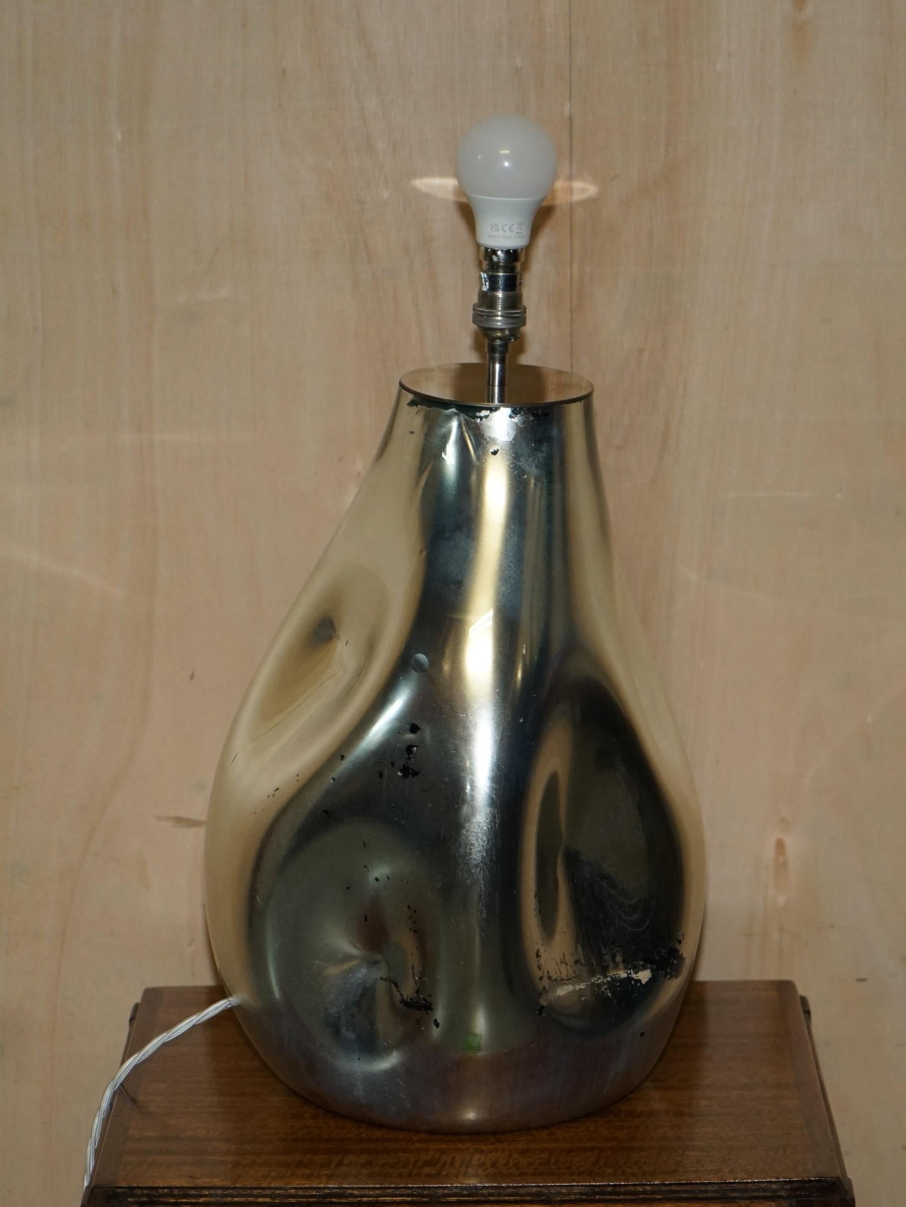 Grande lampe de bureau sculpturale vintage en verre miroir renforcé entièrement restaurée en vente 4