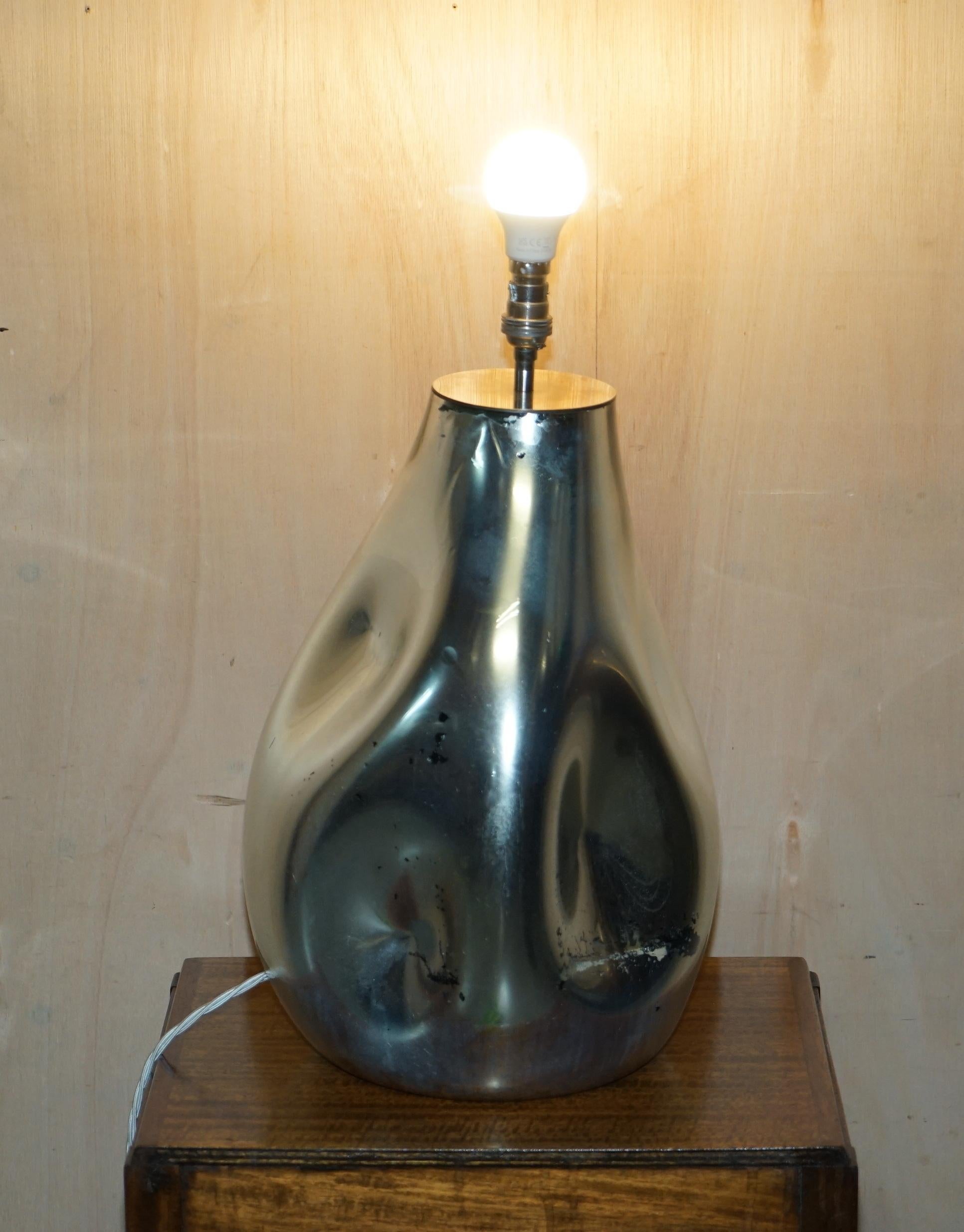 Grande lampe de bureau sculpturale vintage en verre miroir renforcé entièrement restaurée en vente 5