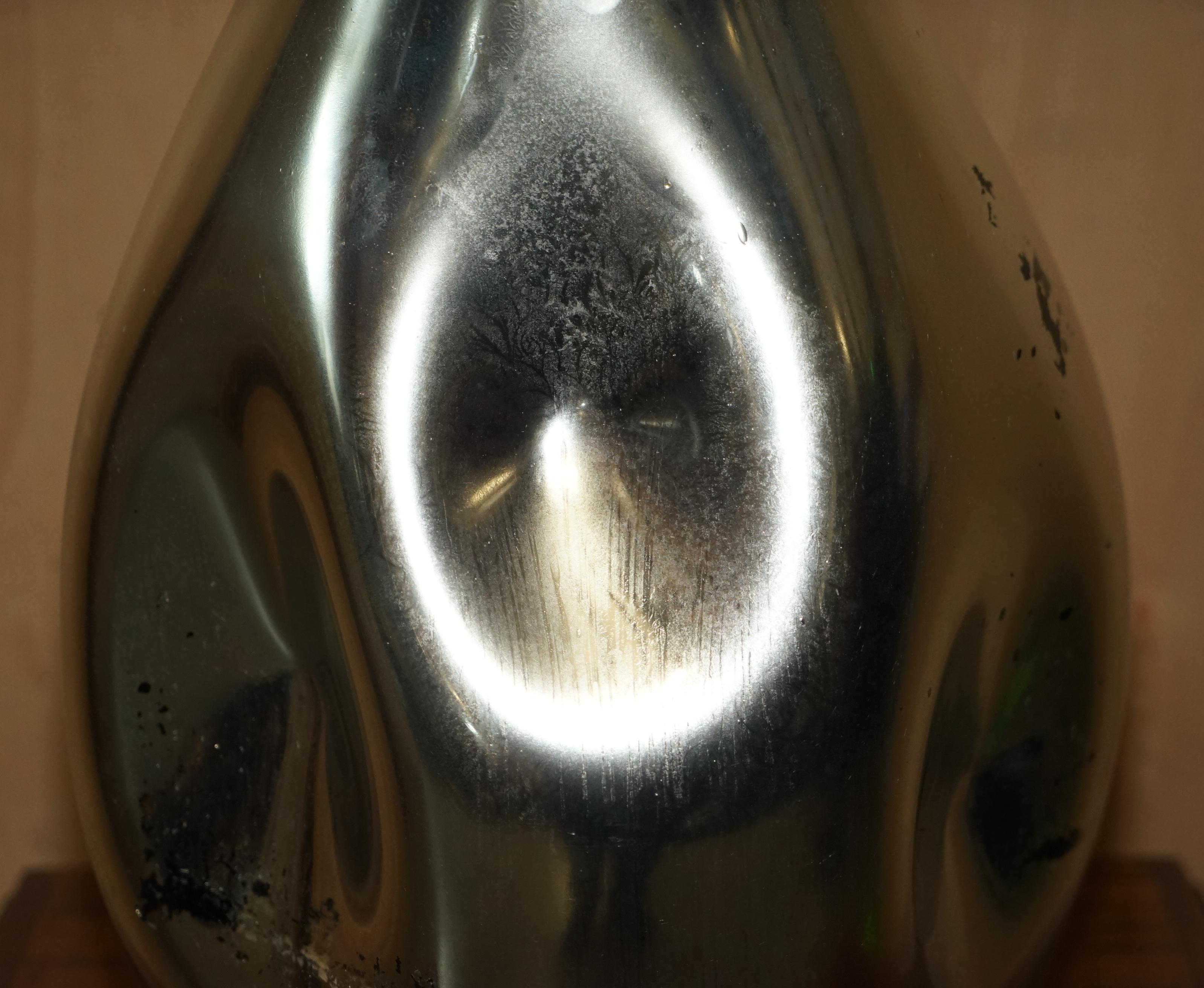 Fait main Grande lampe de bureau sculpturale vintage en verre miroir renforcé entièrement restaurée en vente