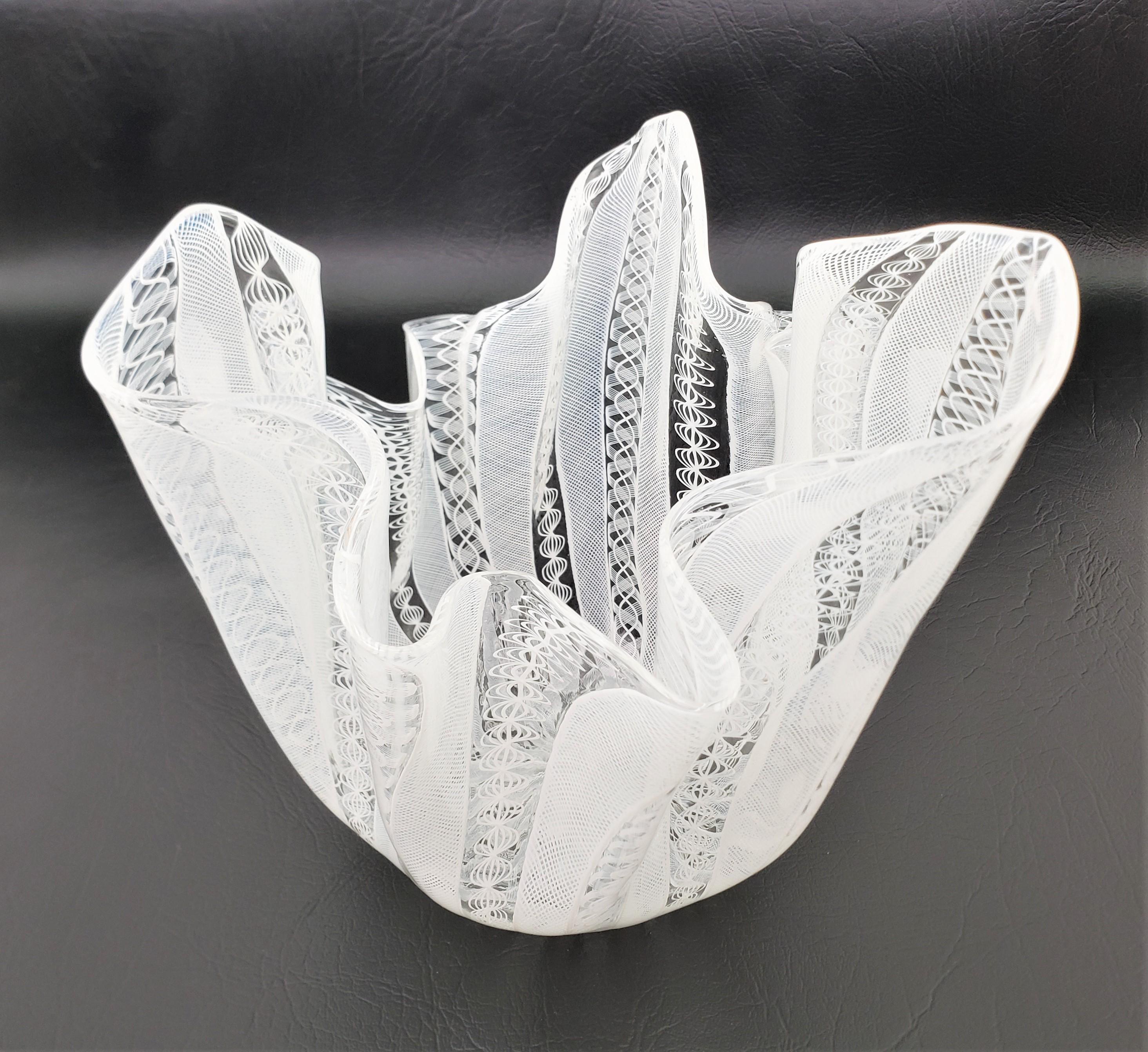 Grande Fazzoletto o Vaso a fazzoletto in vetro artistico di Murano di Fulvio Bianconi per Venini In condizioni buone in vendita a Hamilton, Ontario