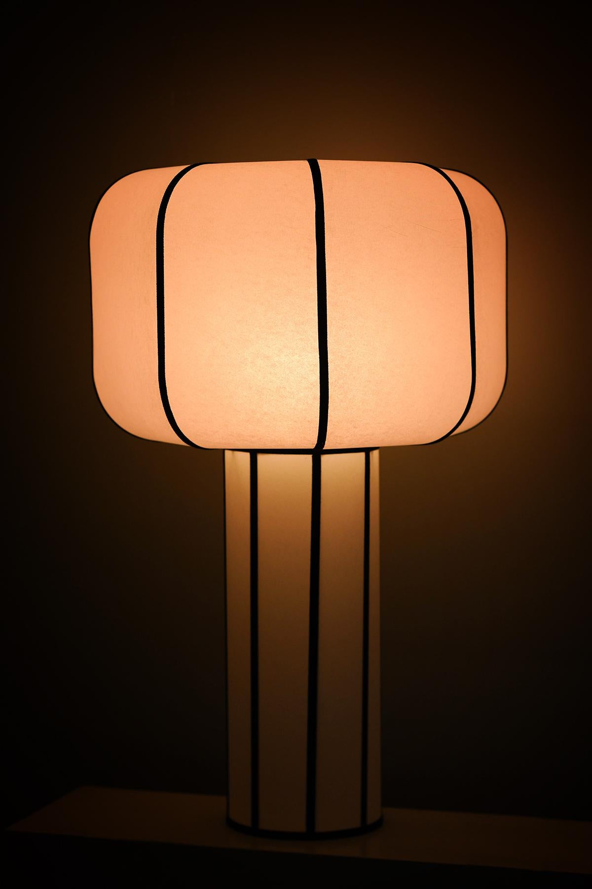 Grande lampe Fungo en parchemin. Molto Editions Neuf - En vente à Roma, RM