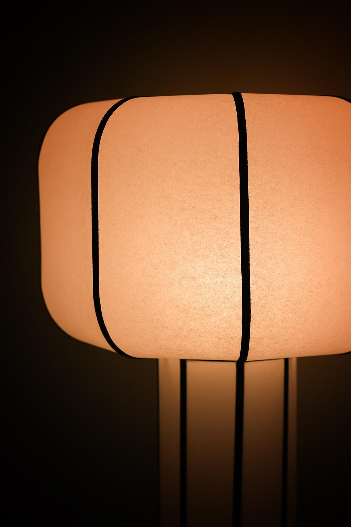 XXIe siècle et contemporain Grande lampe Fungo en parchemin. Molto Editions en vente