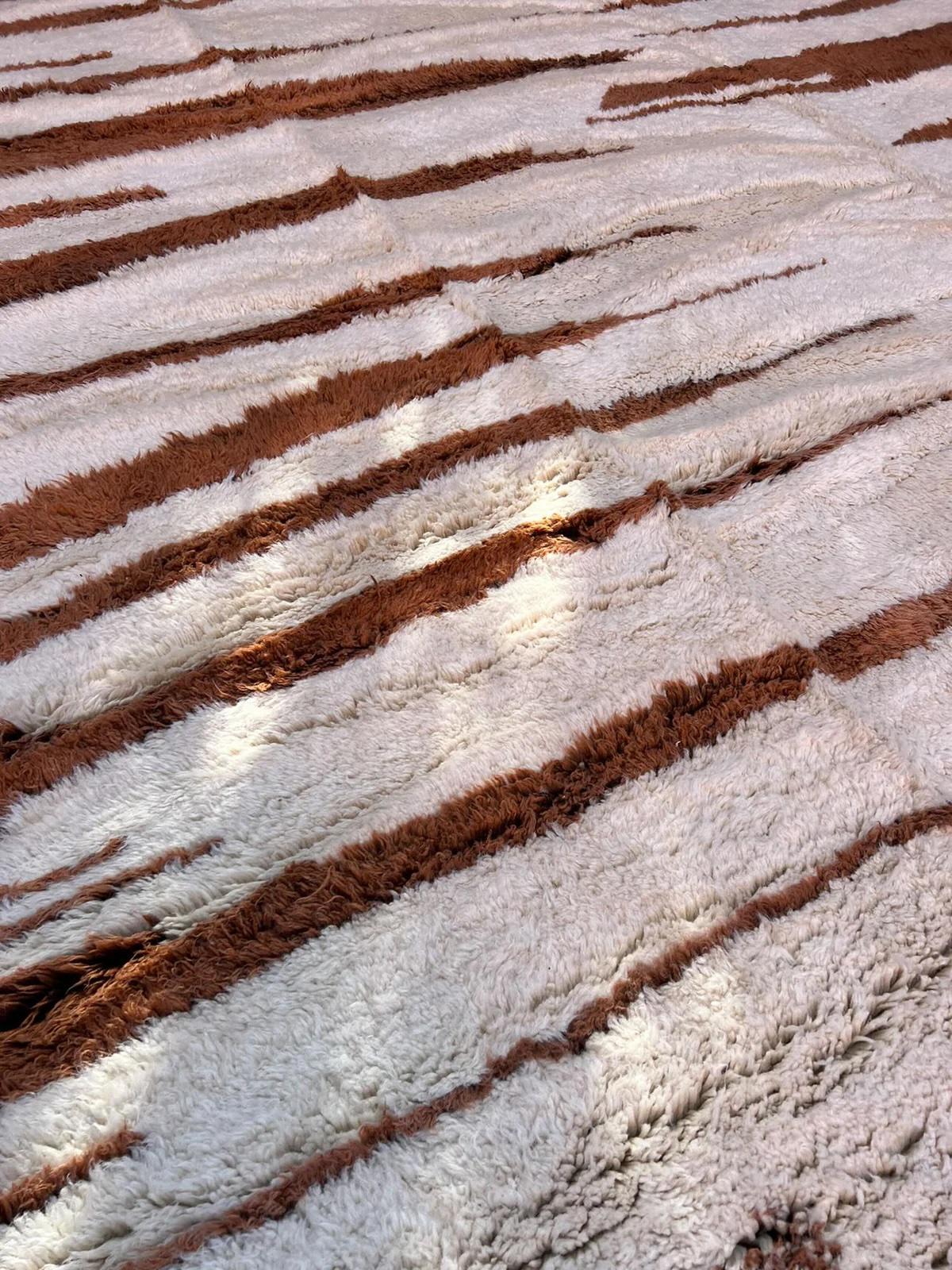 Large Funky Neutral Animal Print Modern Moroccan Wool Beni M'Rirt Handwoven Rug In New Condition For Sale In Los Angeles, CA
