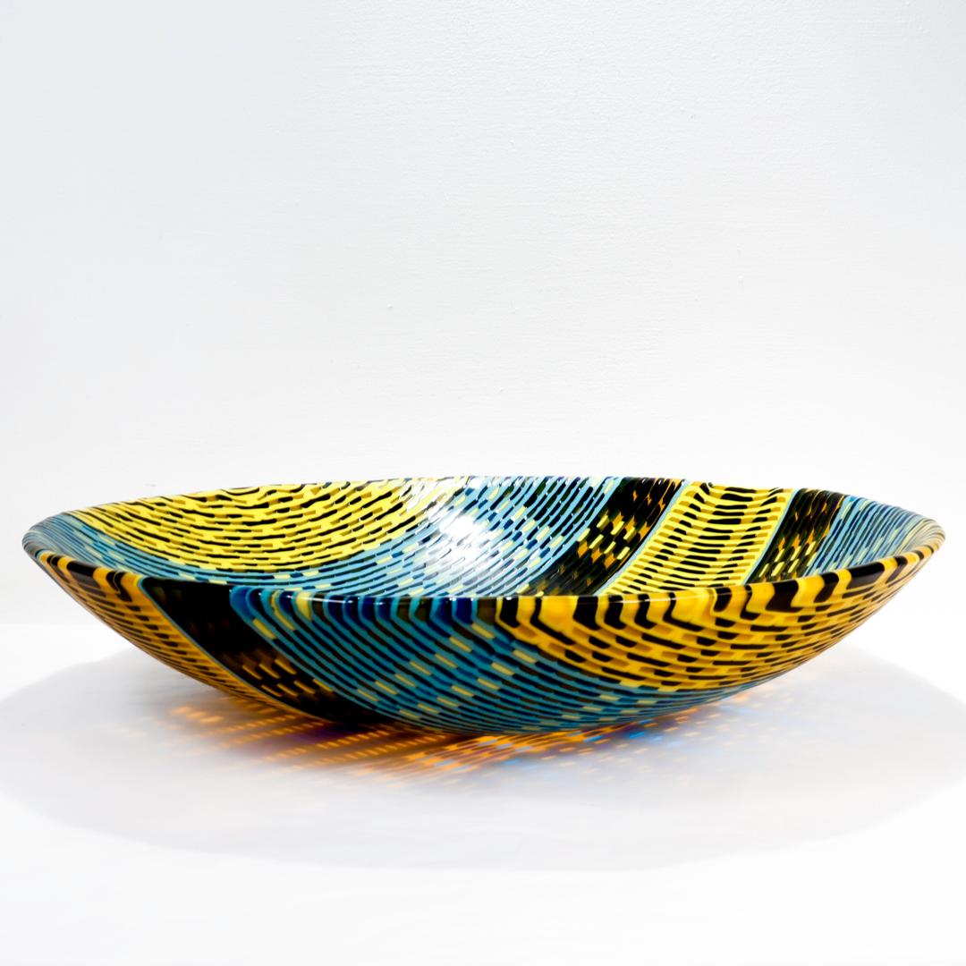 Verre d'art Grand bol en verre d'art fusionné intitulé « Navajo Weave » par Jeffery Phelps, 2010 en vente