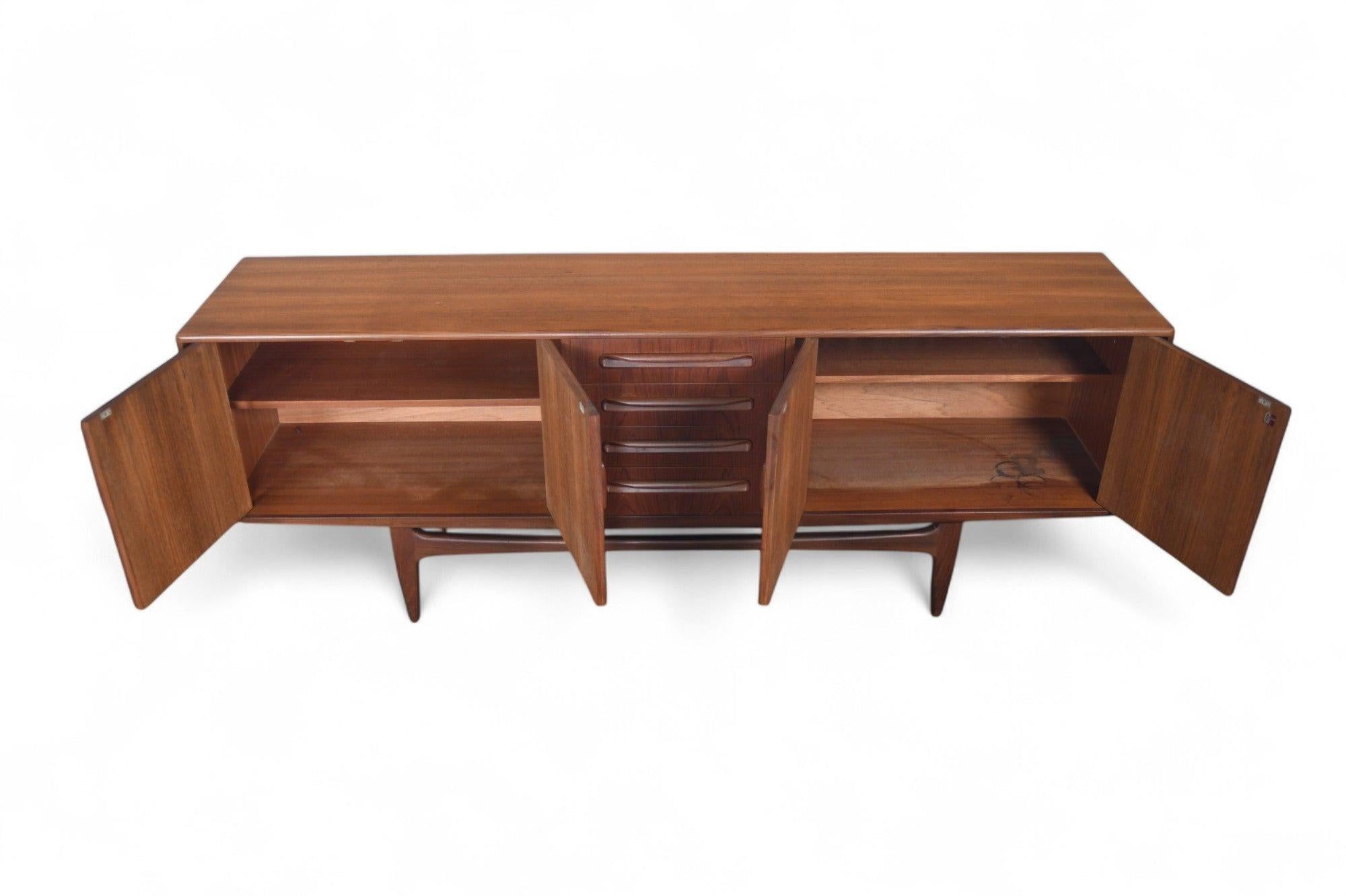 Mid-Century Modern Grande crédence G-Plan Fresco en teck #1 en vente