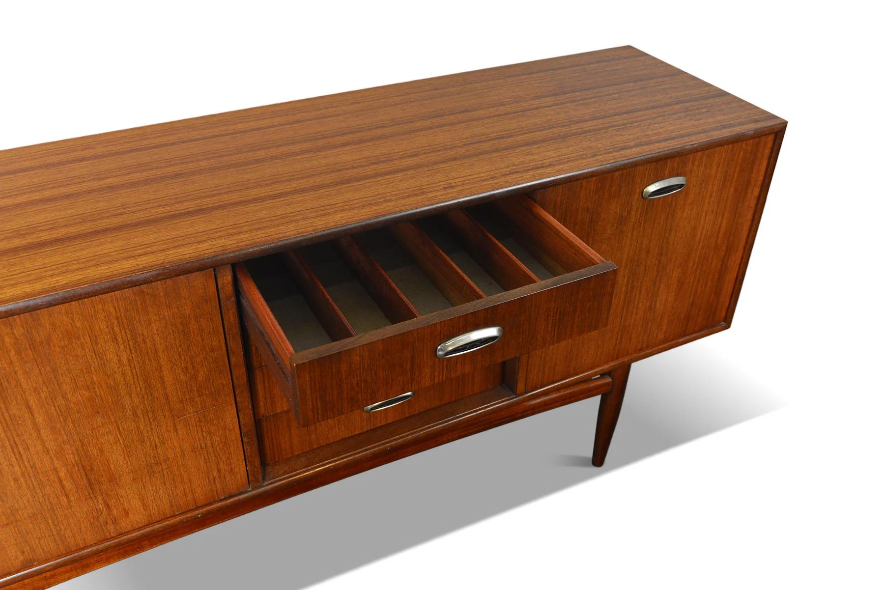 20th Century Large G Plan Scandinavian Range in Mahogany For Sale