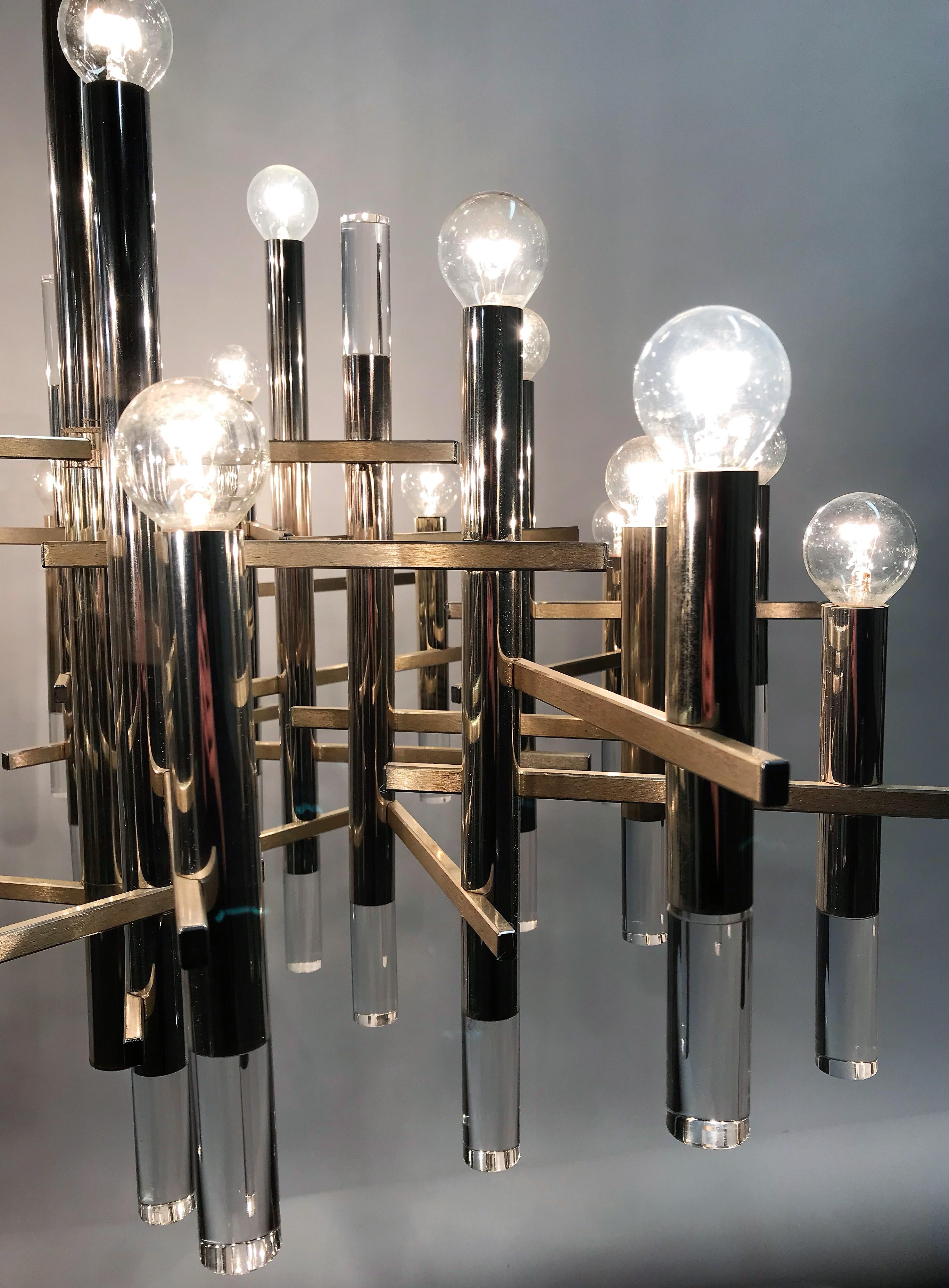 Large Gaetano Sciolari Chandelier in Chrome and Lucite , 1960s 4