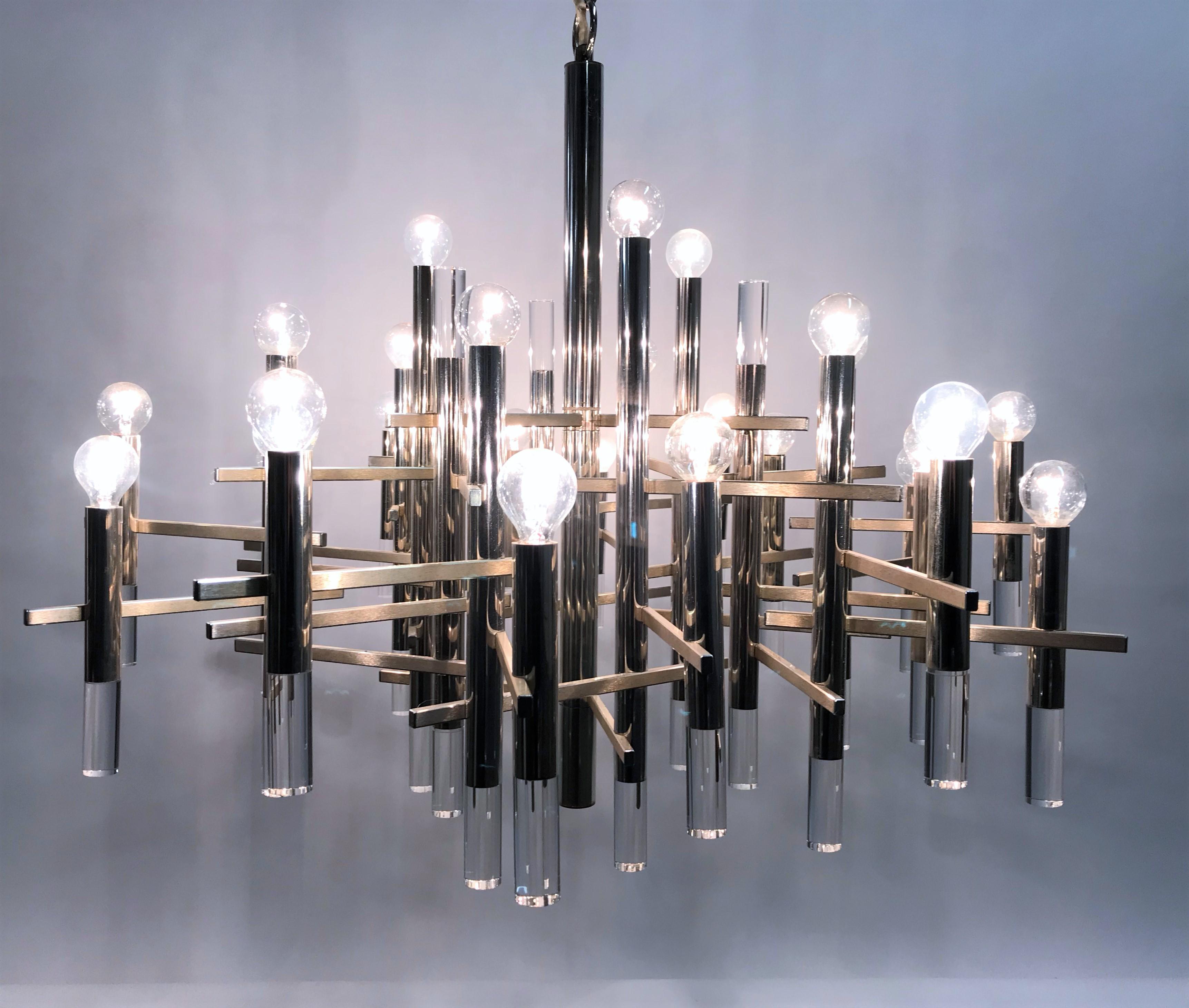 Large Gaetano Sciolari Chandelier in Chrome and Lucite , 1960s In Excellent Condition In HEVERLEE, BE