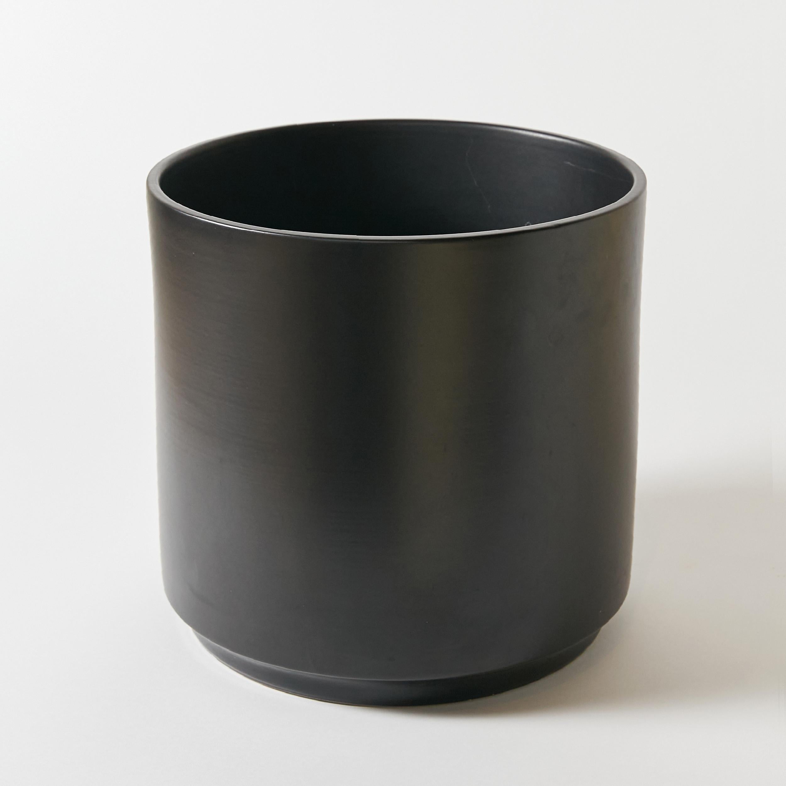 Mid-Century Modern Large Gainey Planter in Satin Black Glaze, California Architectural Pottery For Sale