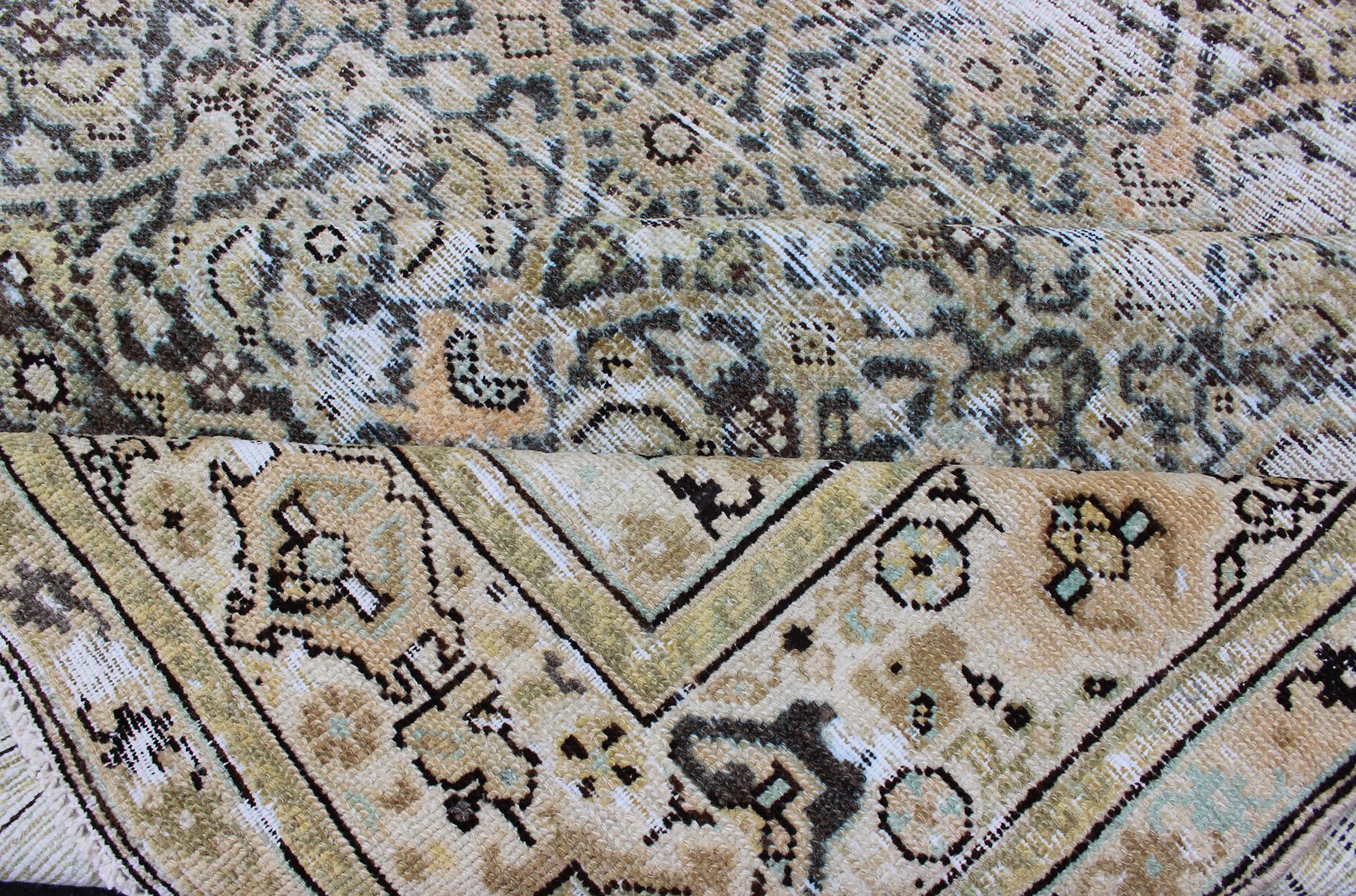 Grand tapis de couloir persan Malayer galerie avec motif Herati dans les tons gris et terreux 4