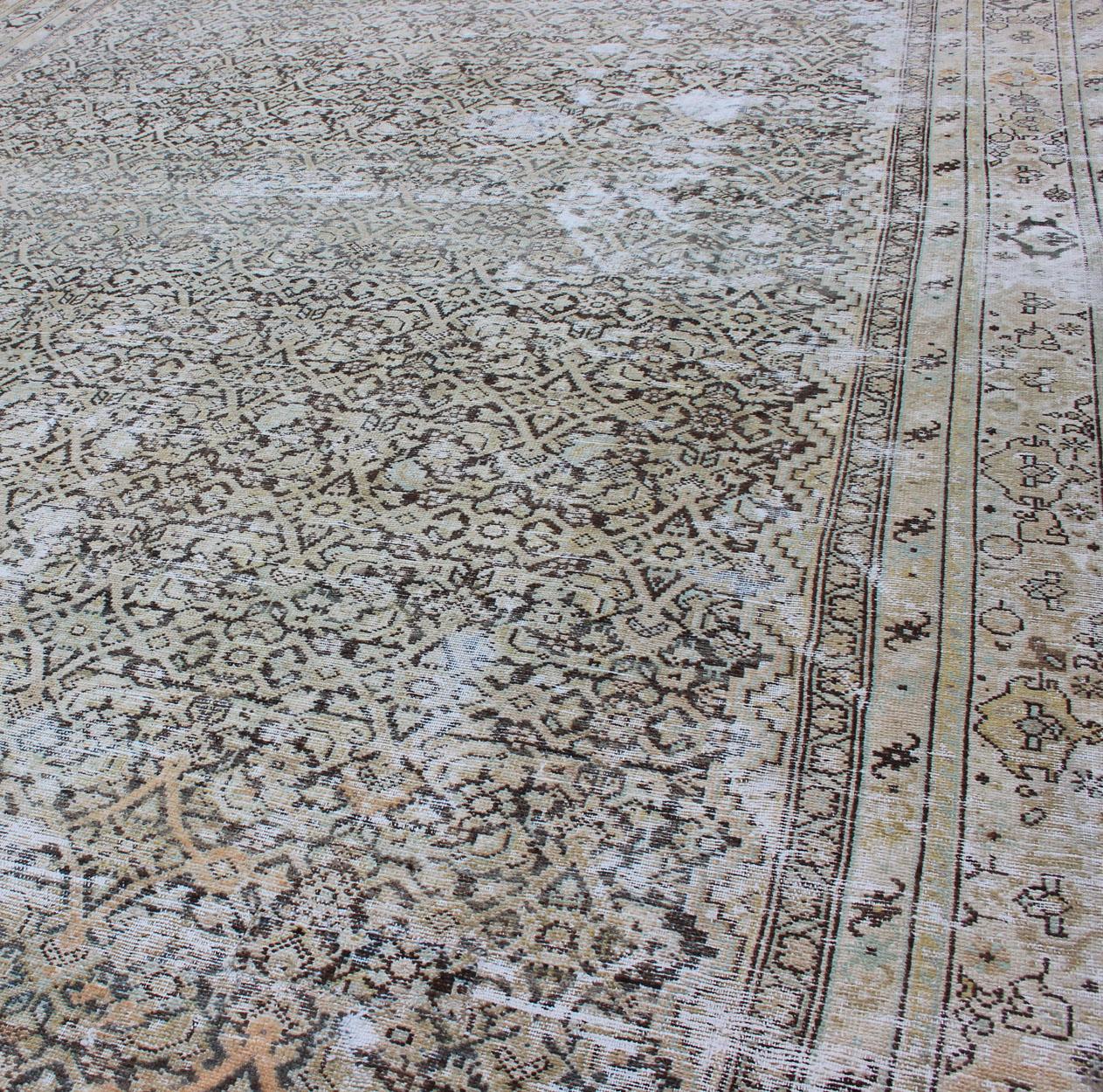 Grand tapis de couloir persan Malayer galerie avec motif Herati dans les tons gris et terreux 5
