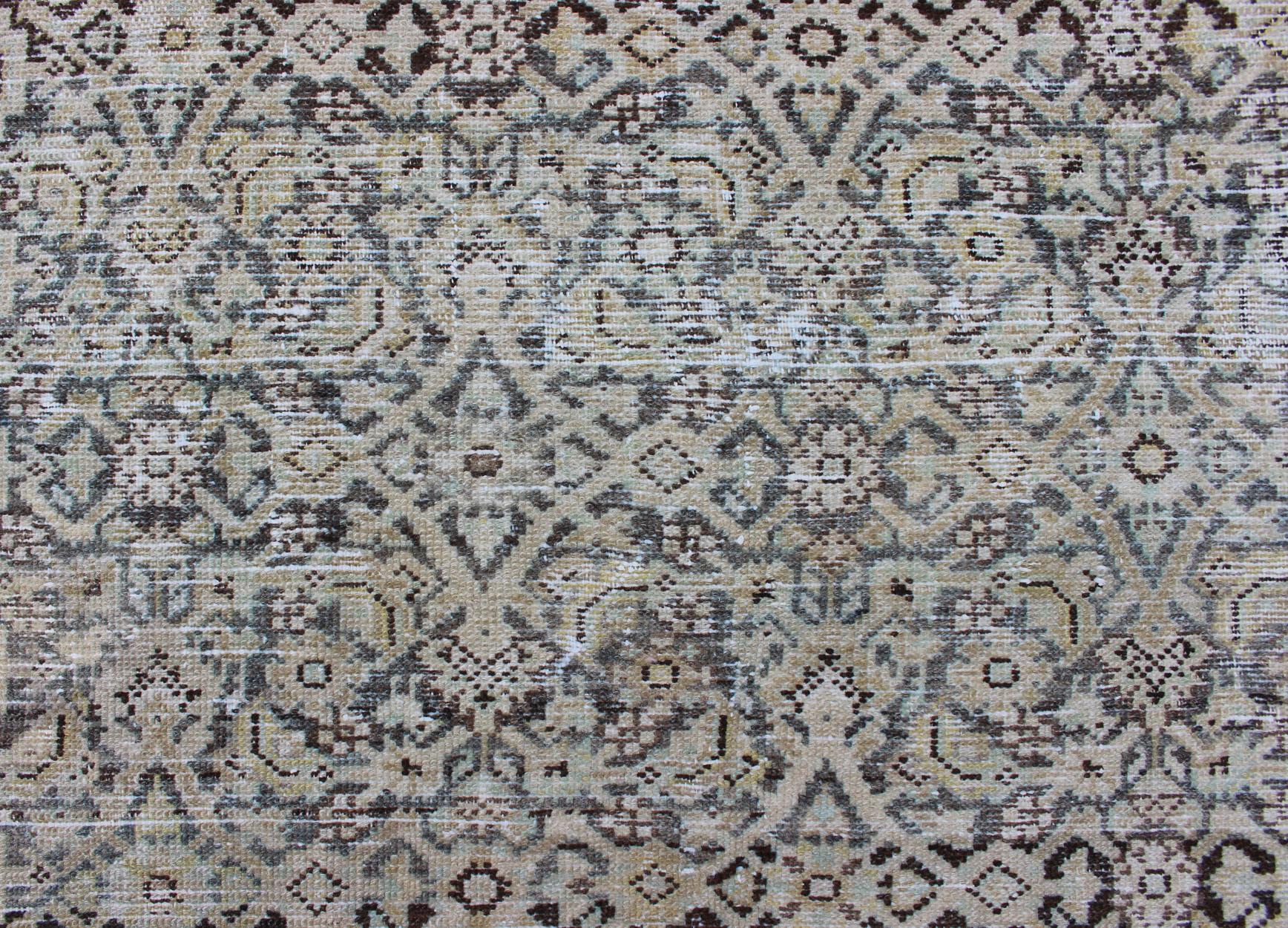 Grand tapis de couloir persan Malayer galerie avec motif Herati dans les tons gris et terreux 2
