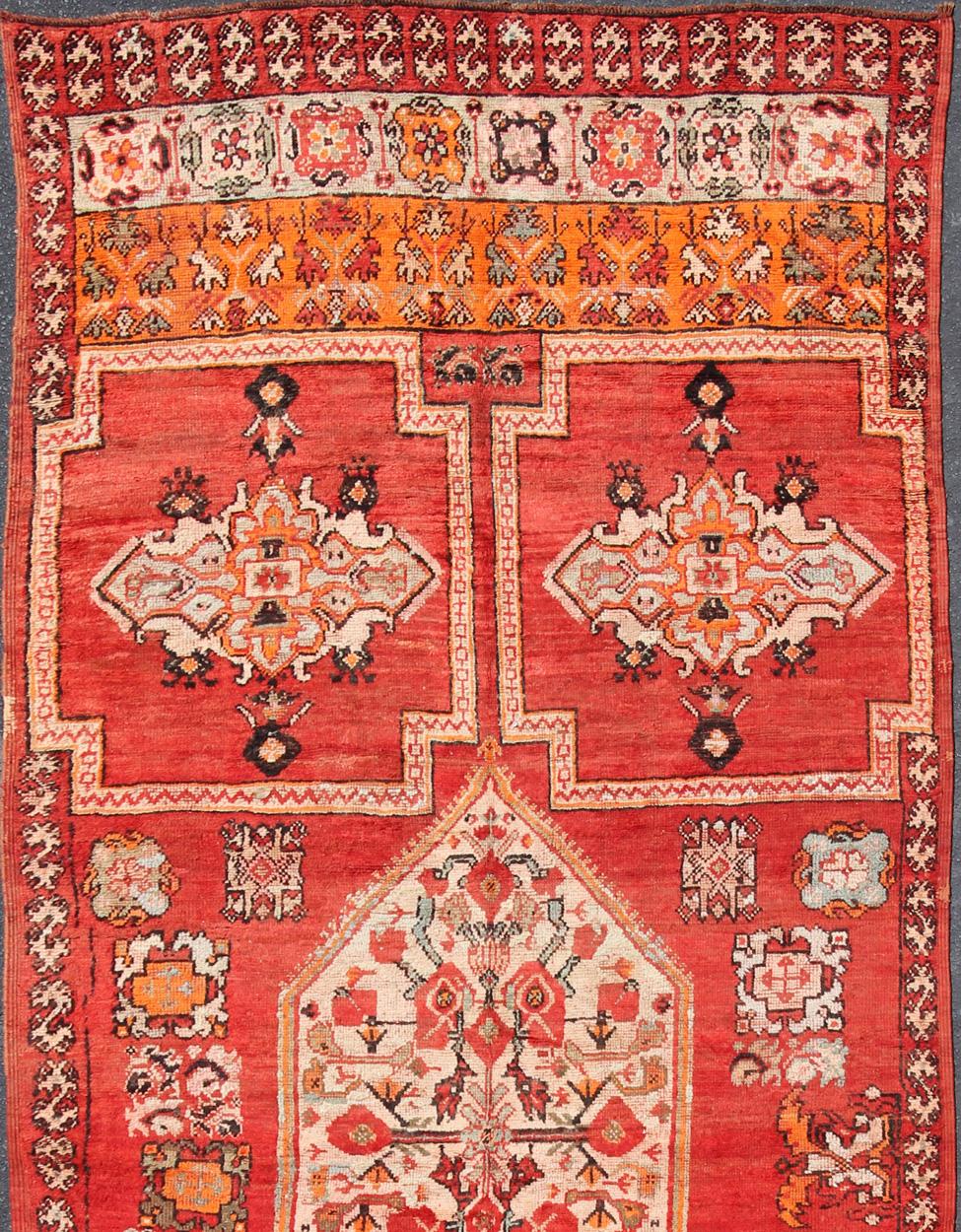 Moroccan large Gallery Runner, rug 13-0905, country of origin / type: Morocco / Tribal, circa Mid-20th Century.

Measures: 6'4 x 15'8.

This gorgeous vintage Moroccan carpet from the Mid-20th century displays a stunning large medallions and palette