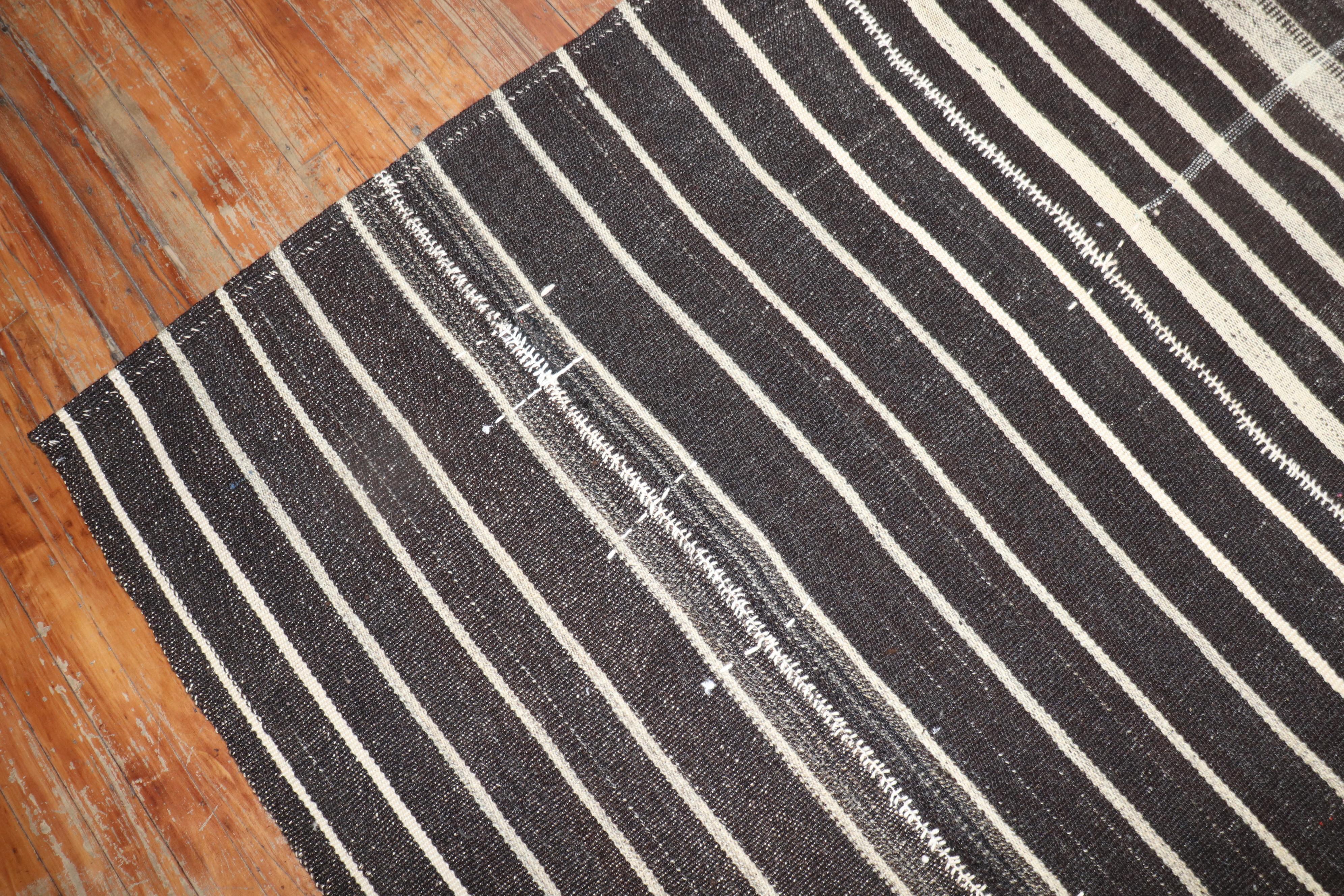 Großes flaches türkisches Kelim-Flatweave in Galeriegröße (20. Jahrhundert) im Angebot