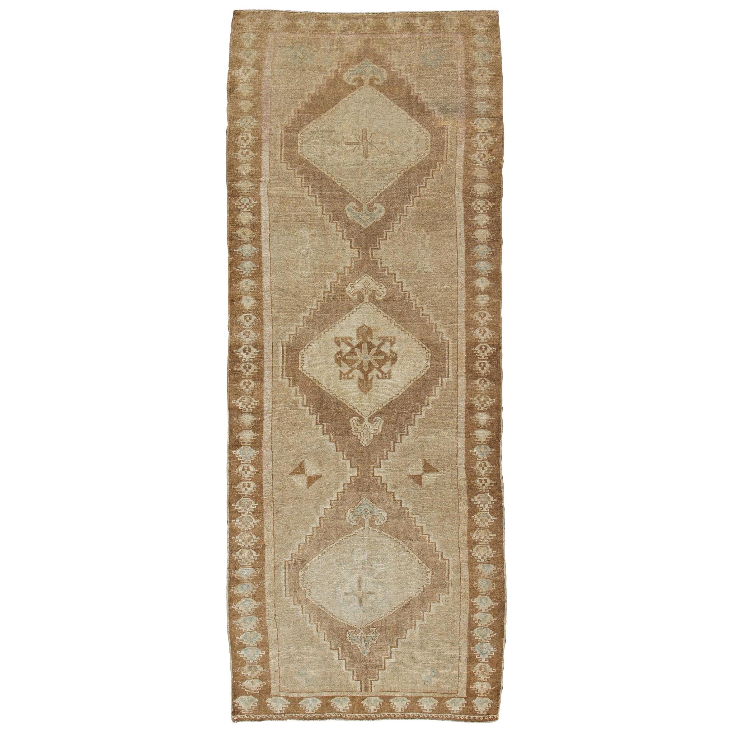 Large Gallery Turkish Rug in Earth Tones, Light Brown with Three Medallions For Sale