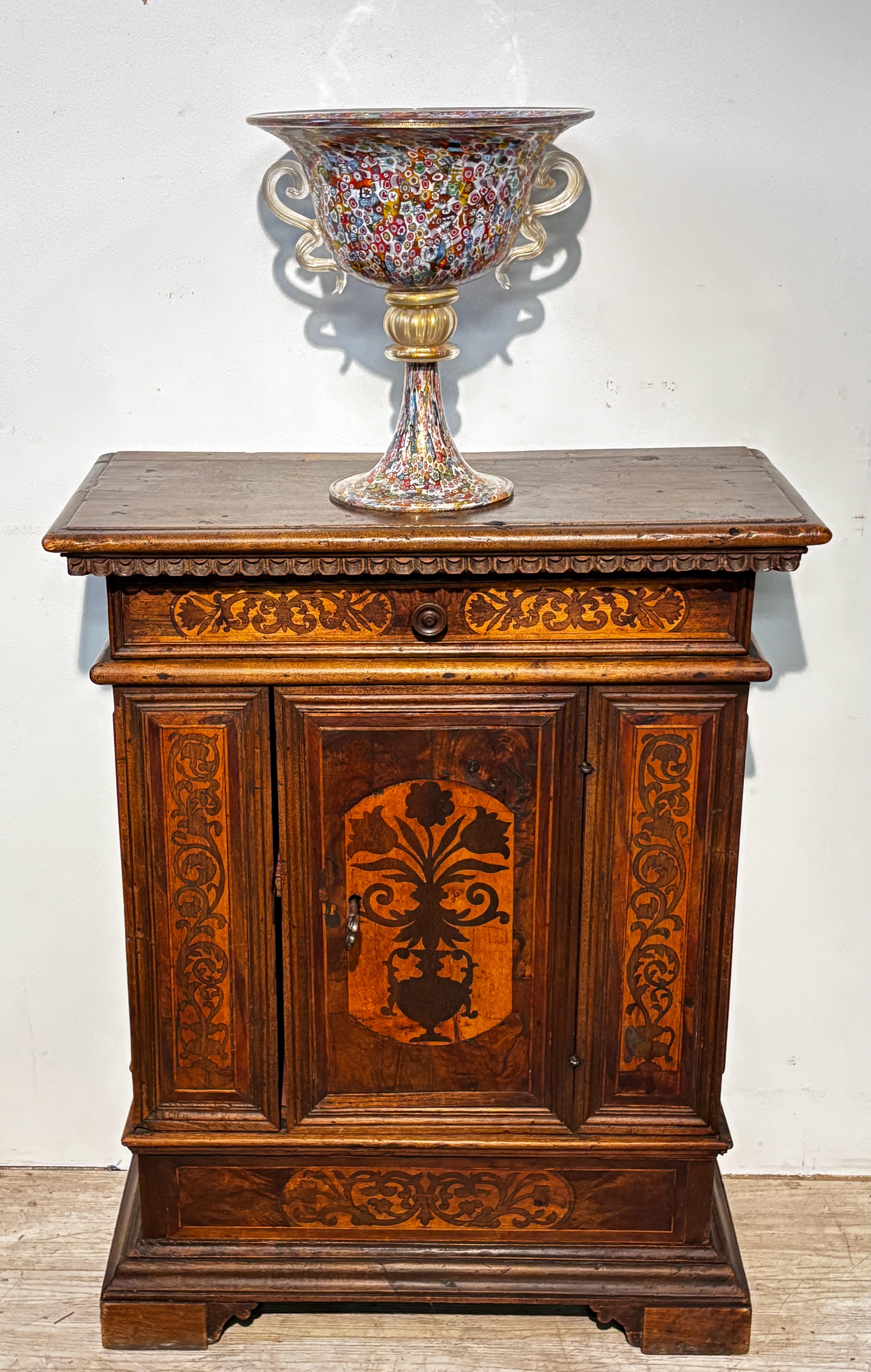 Grand vase Urne en verre soufflé à la main Millefiori de Murano & Poggi en vente 1