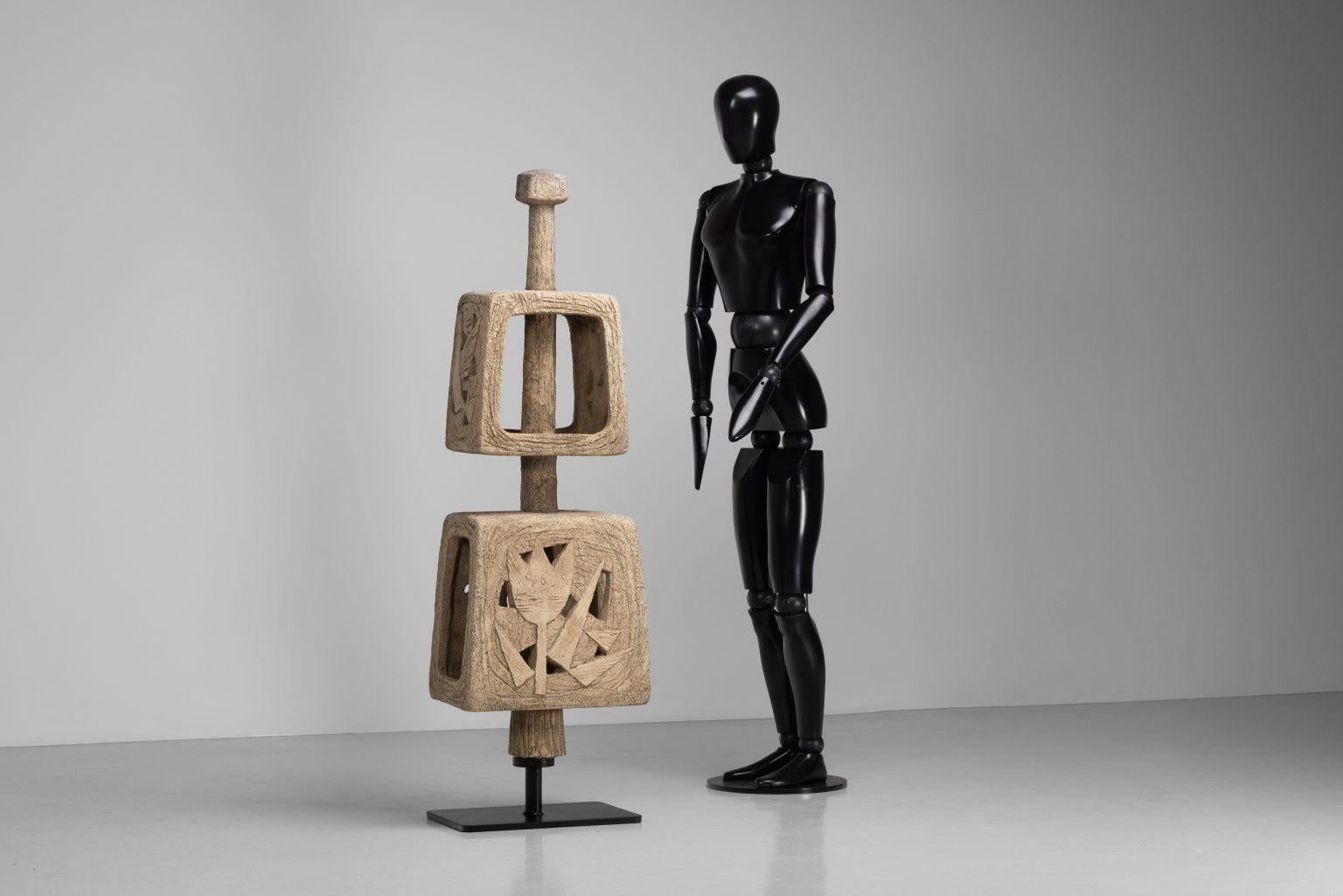 Mid-Century Modern Large garden sculpture on rotating base France 1960s For Sale