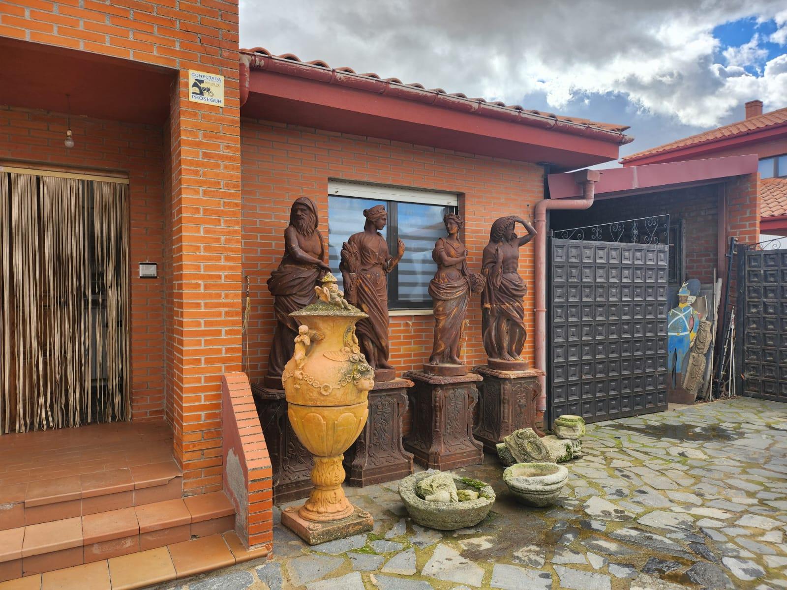 Esculturas grandes de jardín de las Four Seasons - 230 cm en venta 15