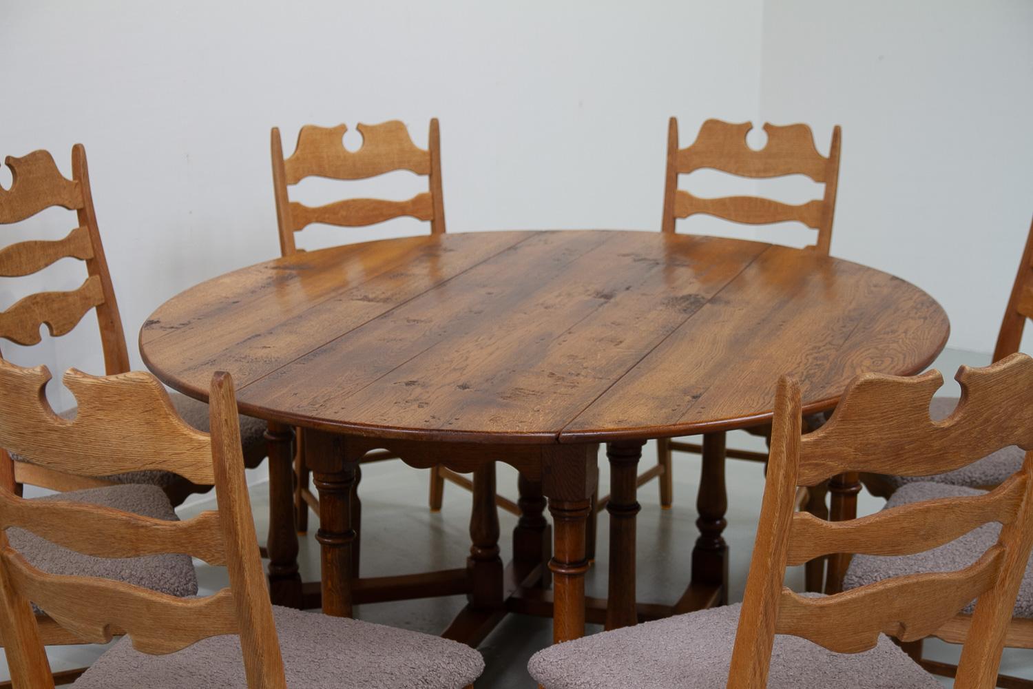 Large Gateleg Dining Table in Oak For Sale 11