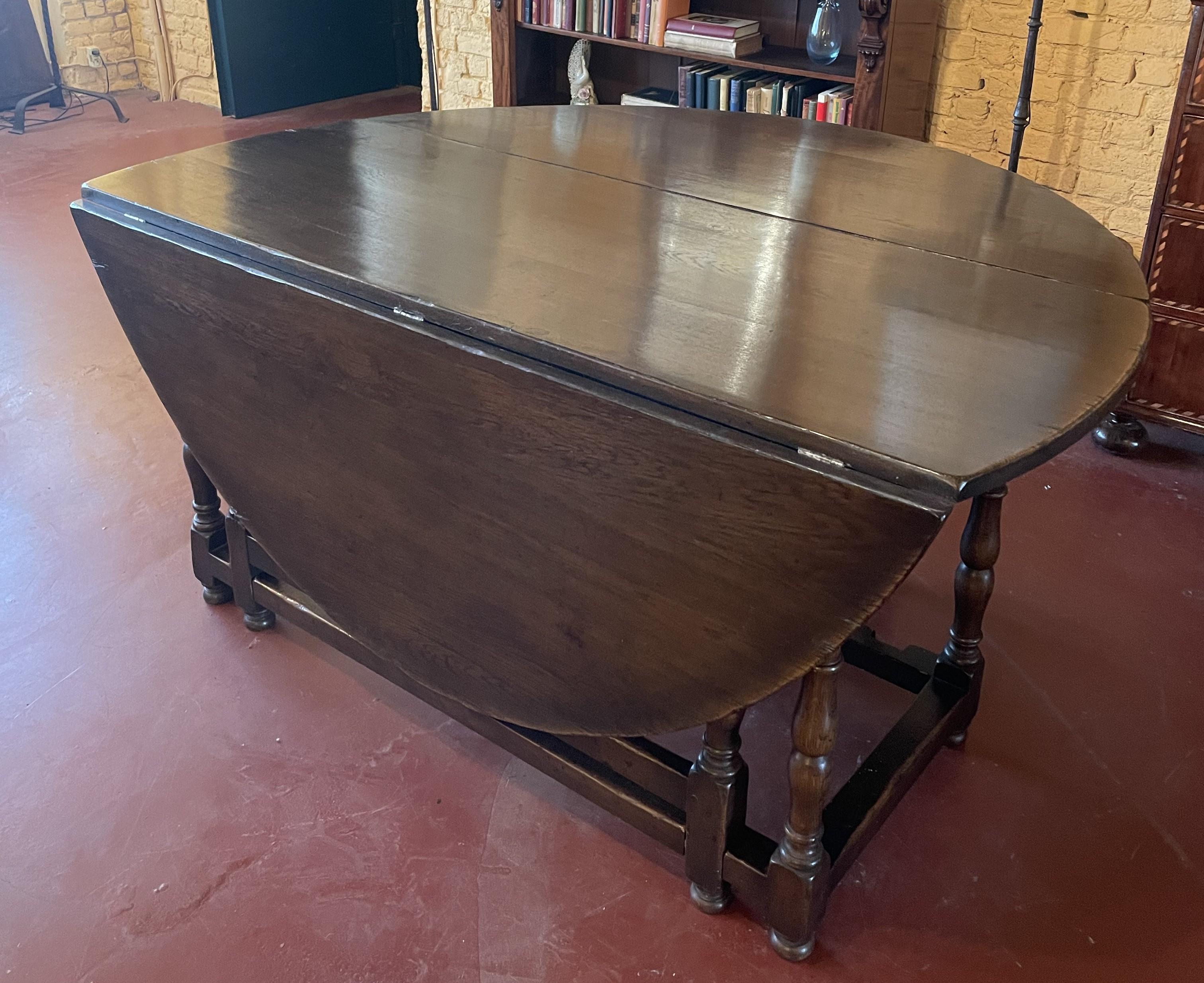 Large Gateleg Table In Oak For Sale 4