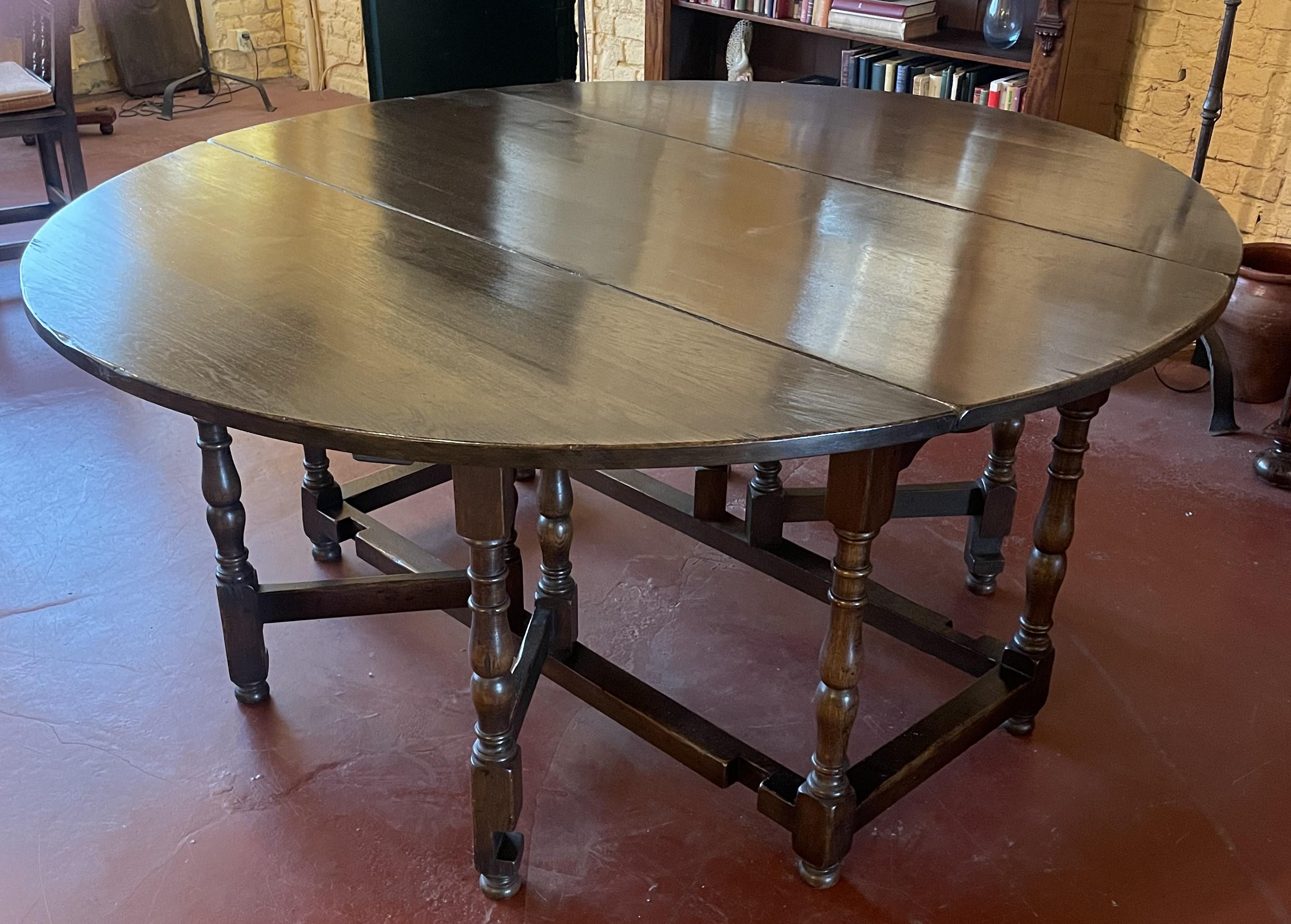 Large Gateleg Table In Oak For Sale 2