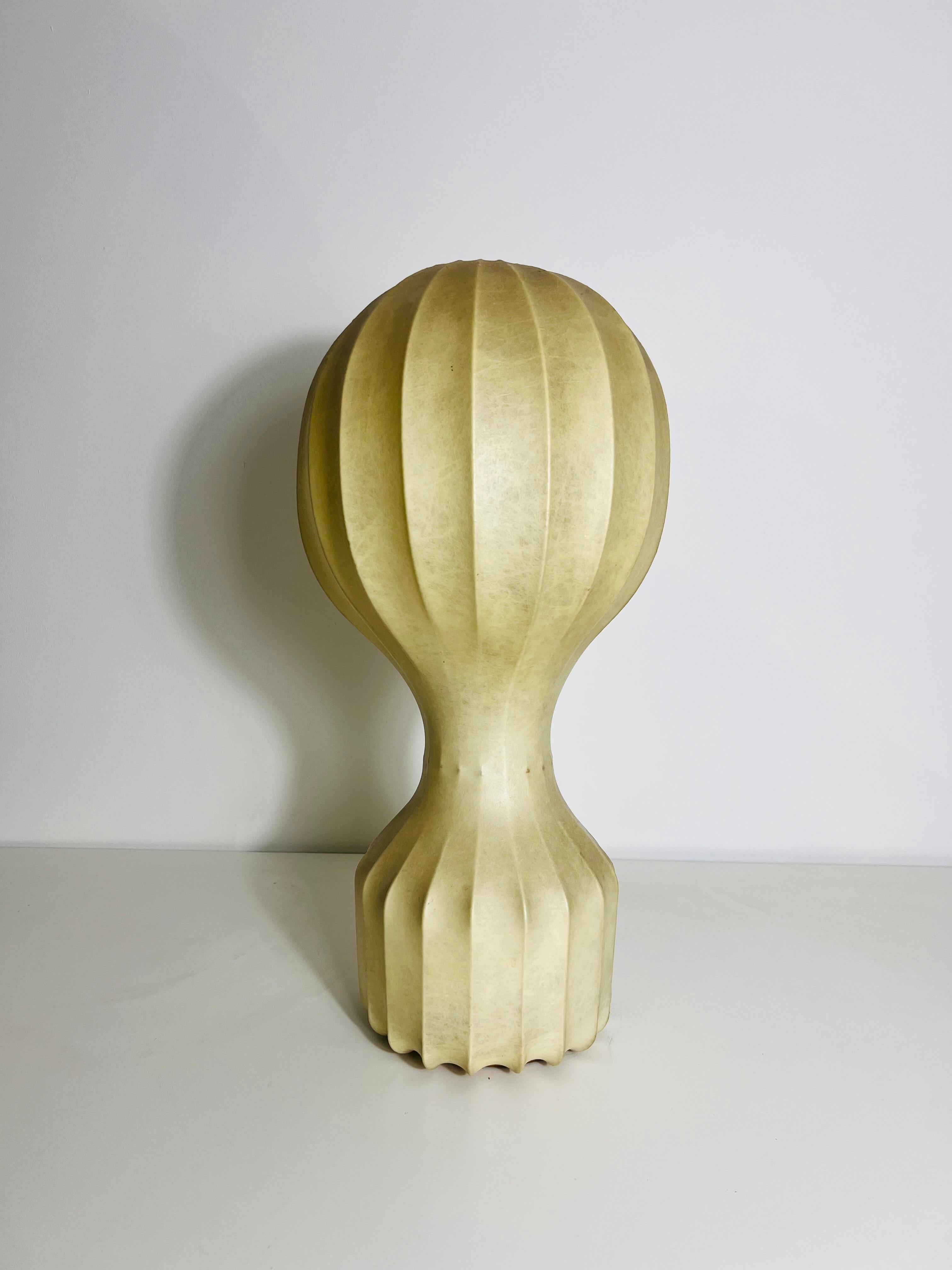 Lampada da tavolo grande Gatto Cocoon di Achille and Pier Giacomo Castiglioni, anni '60 In condizioni buone in vendita a Hagenbach, DE