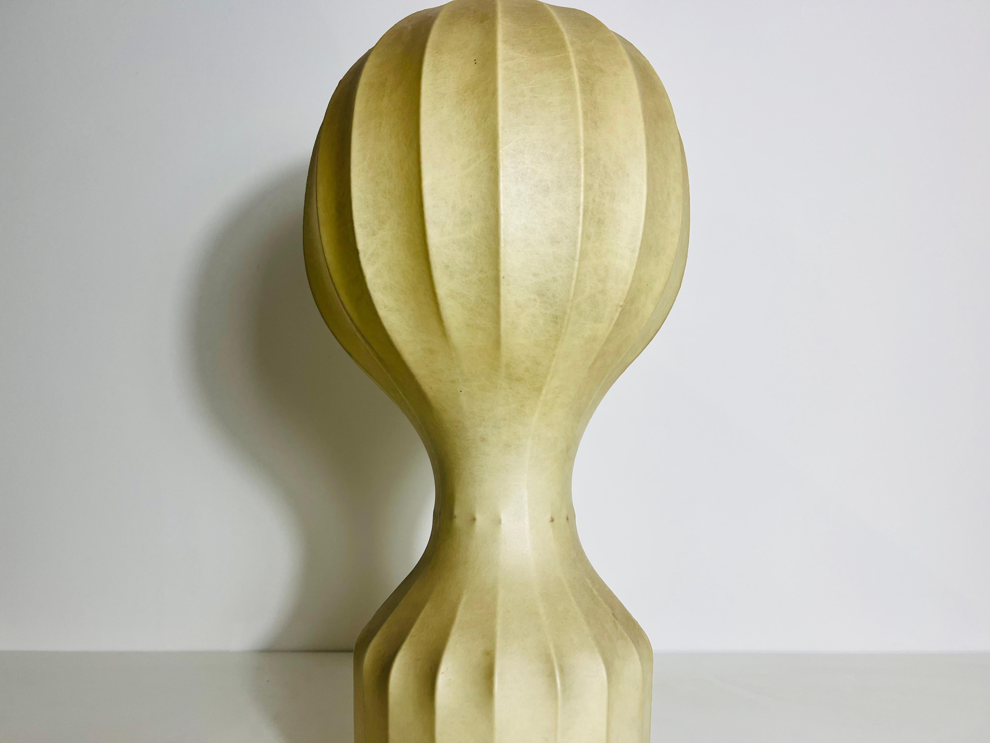 Metallo Lampada da tavolo grande Gatto Cocoon di Achille and Pier Giacomo Castiglioni, anni '60 in vendita