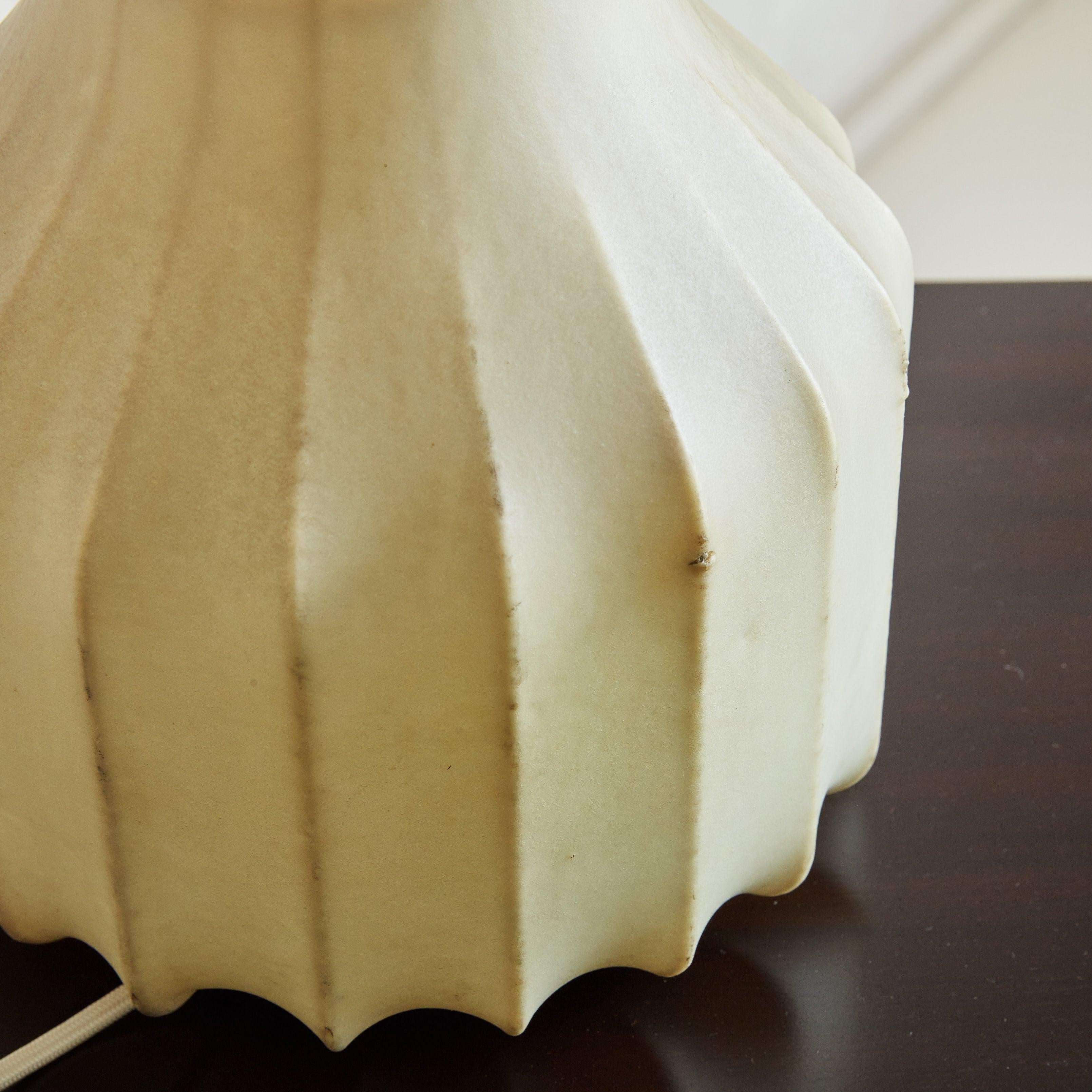 Large ‘Gatto’ Cocoon Table Lamp by Achille & Pier Giacomo Castiglioni for Flos For Sale 3