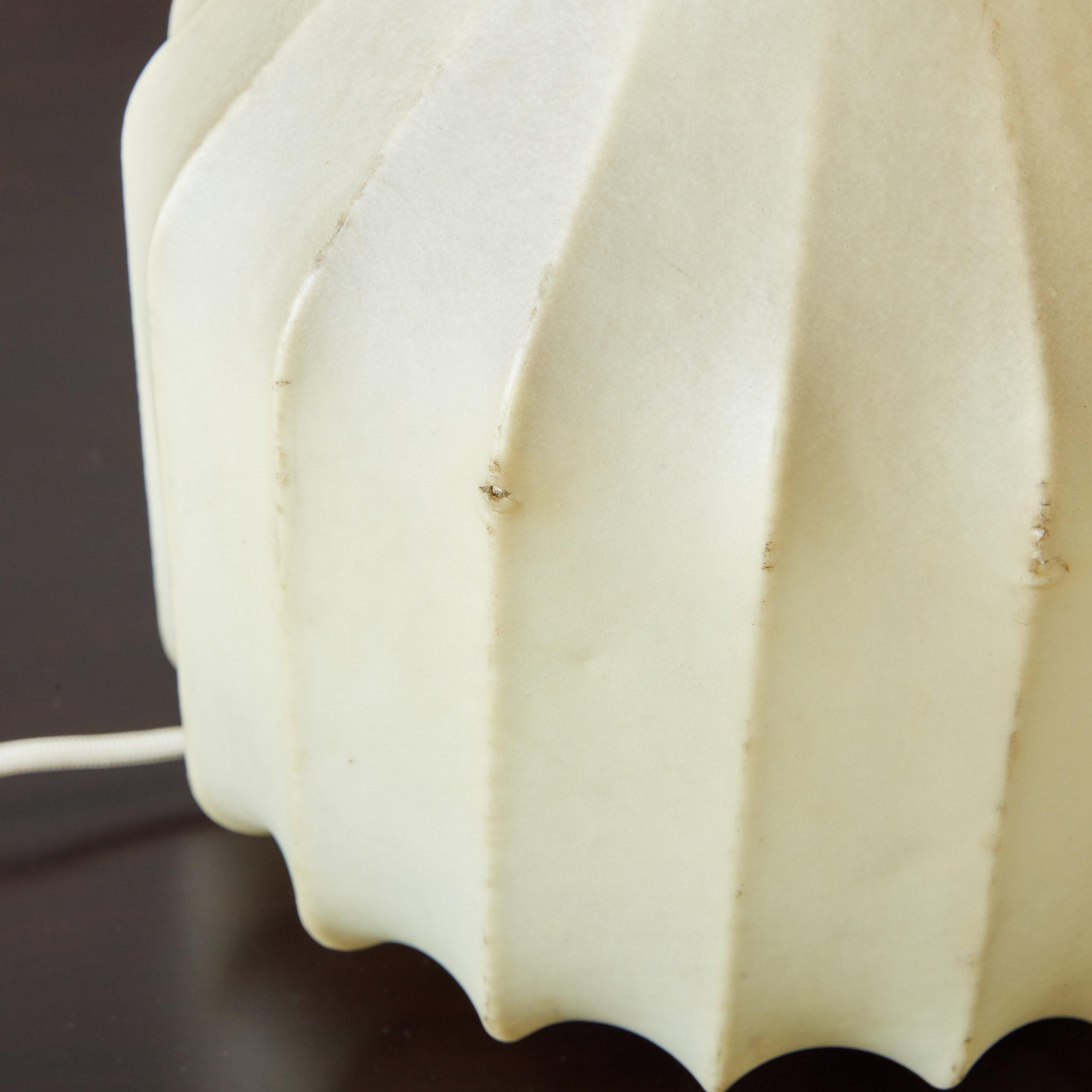 Italian Large ‘Gatto’ Cocoon Table Lamp by Achille & Pier Giacomo Castiglioni for Flos For Sale