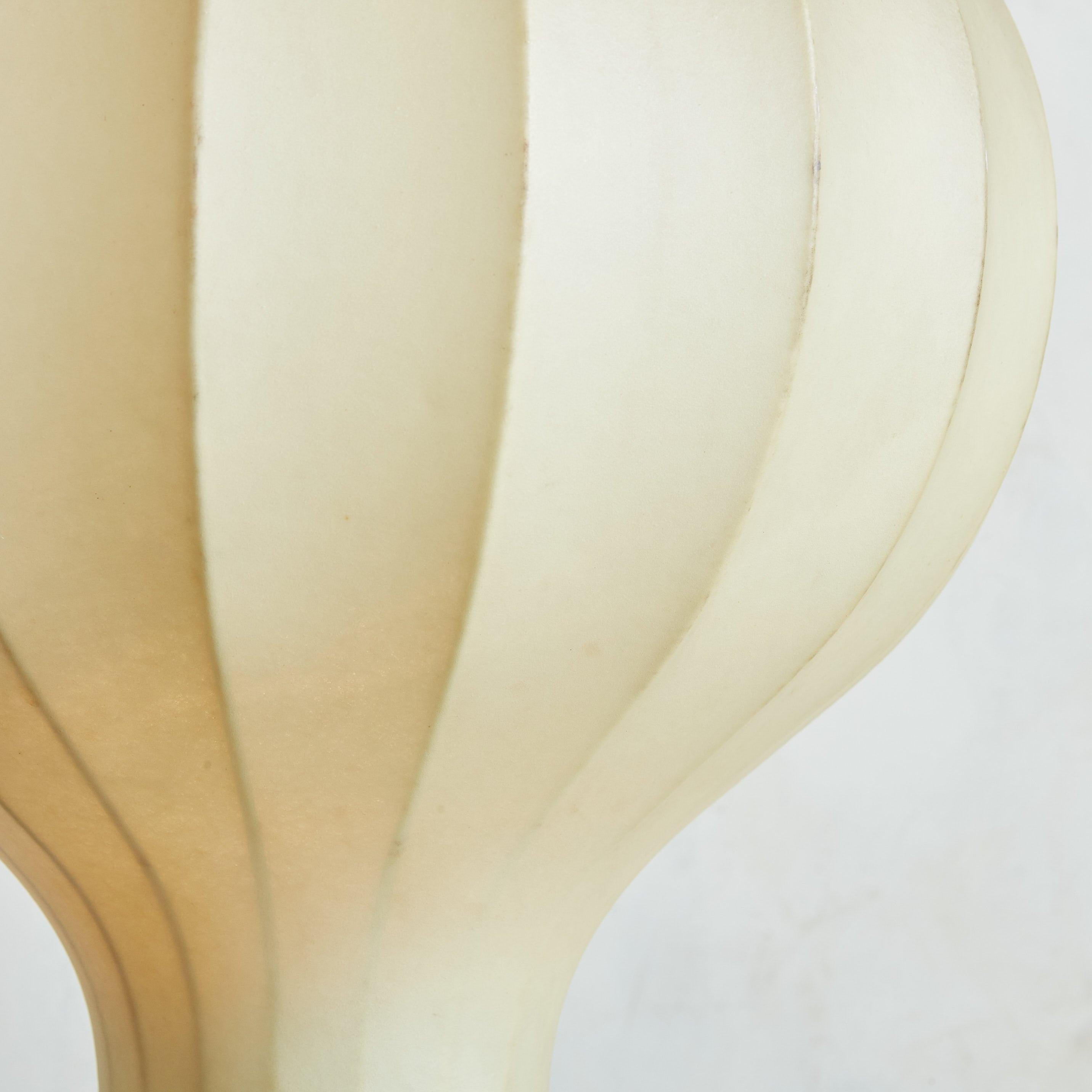 Large ‘Gatto’ Cocoon Table Lamp by Achille & Pier Giacomo Castiglioni for Flos For Sale 1