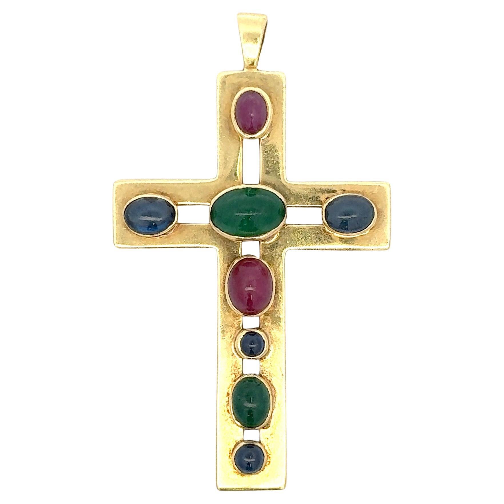 Grande croix en or jaune 18 carats avec cabochon de rubis, émeraude et saphir, 28 grammes