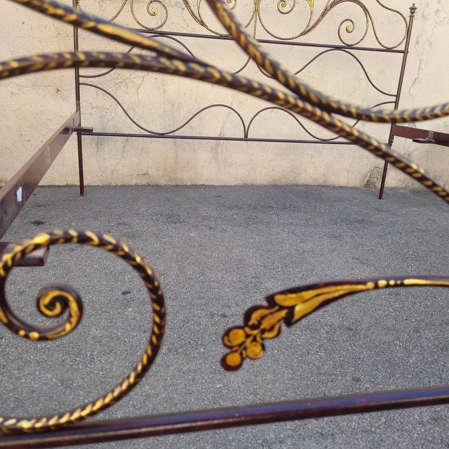 Gran Cama Genovesa De Hierro Pintado, 2 Plazas, Siglo XIX en venta 4