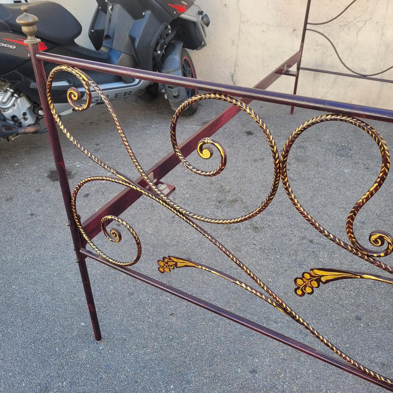 Gran Cama Genovesa De Hierro Pintado, 2 Plazas, Siglo XIX en venta 7