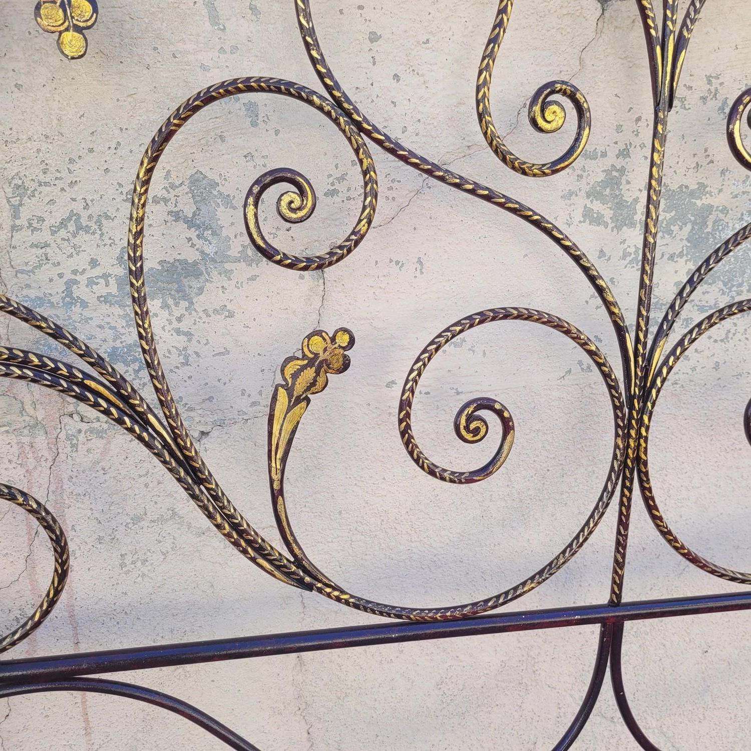 Gran Cama Genovesa De Hierro Pintado, 2 Plazas, Siglo XIX en venta 1