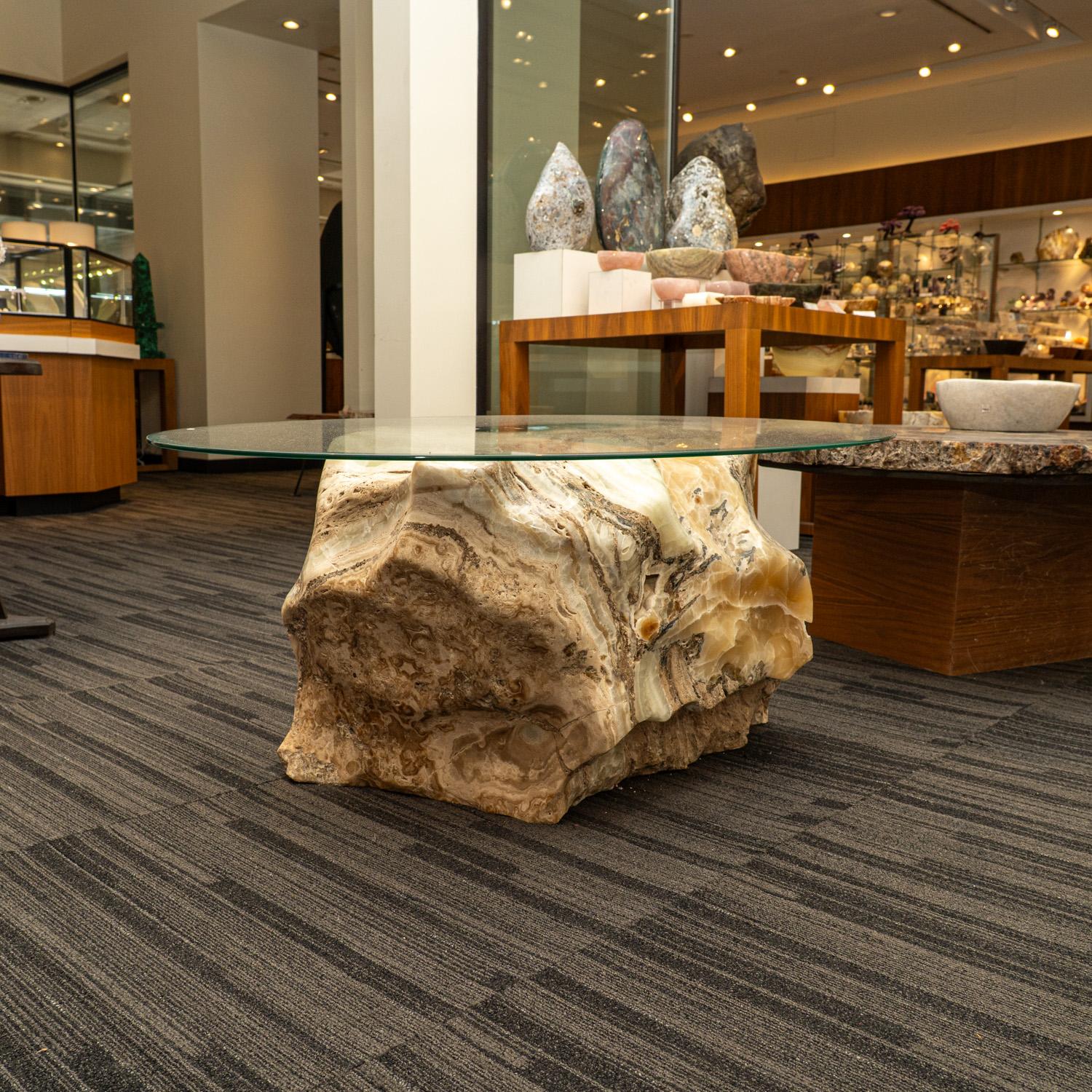 XXIe siècle et contemporain Grande table d'appoint sur piédestal en onyx poli véritable (avec plateau en verre) en vente